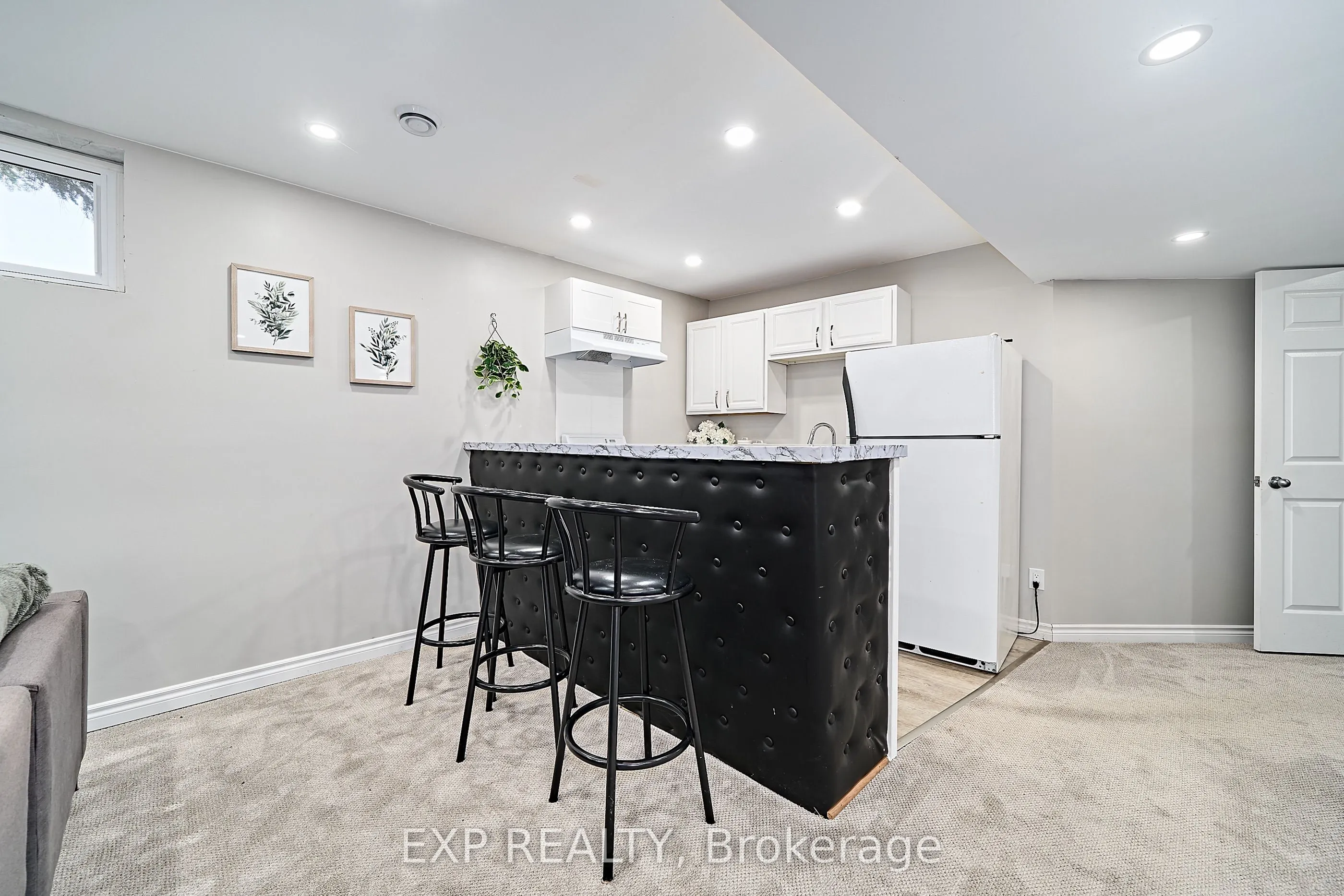 9 Hilda Avenue