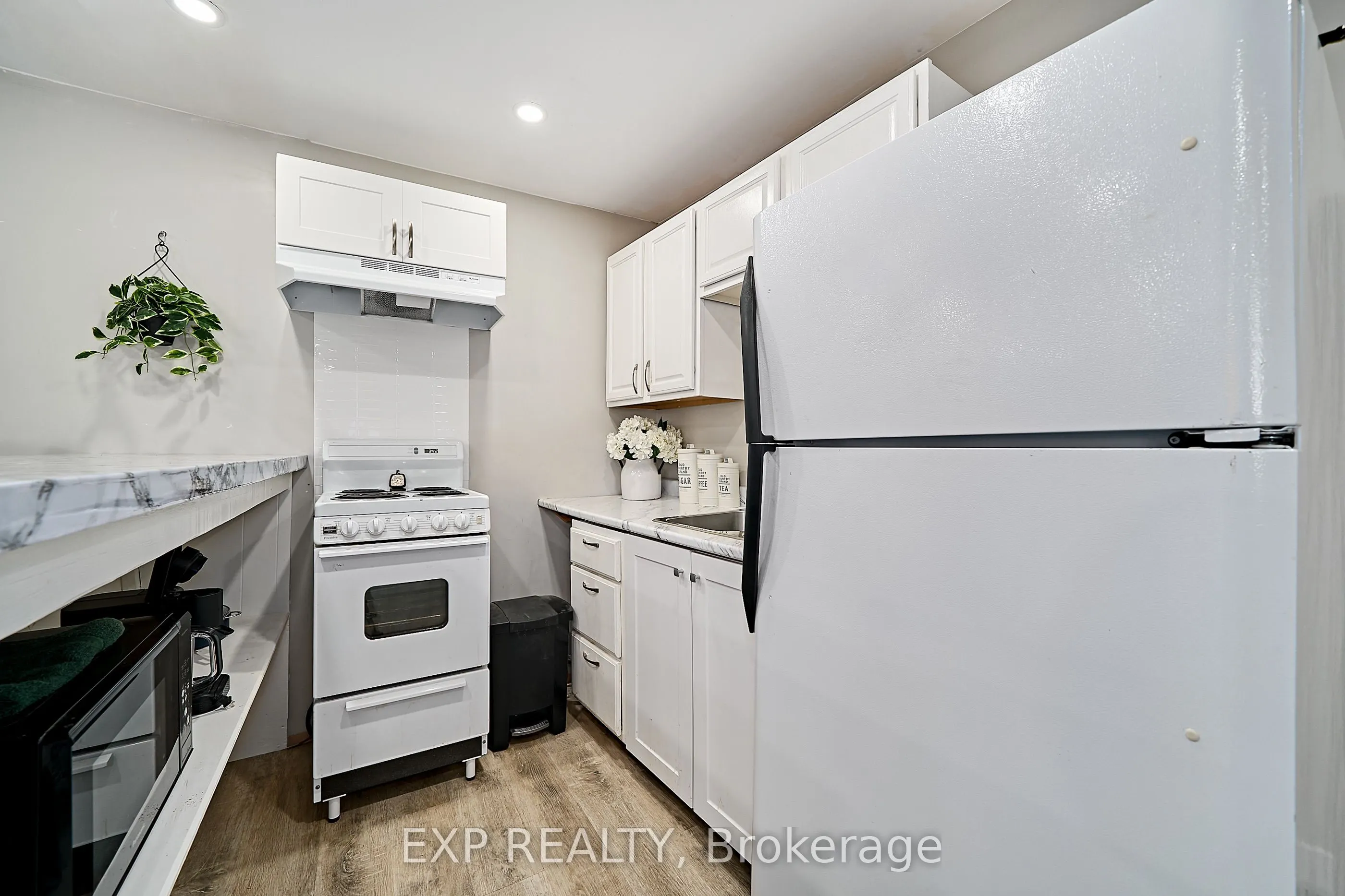 9 Hilda Avenue
