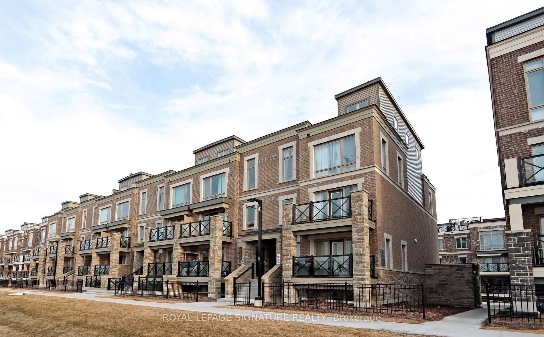 20 Westmeath Lane, #2324
