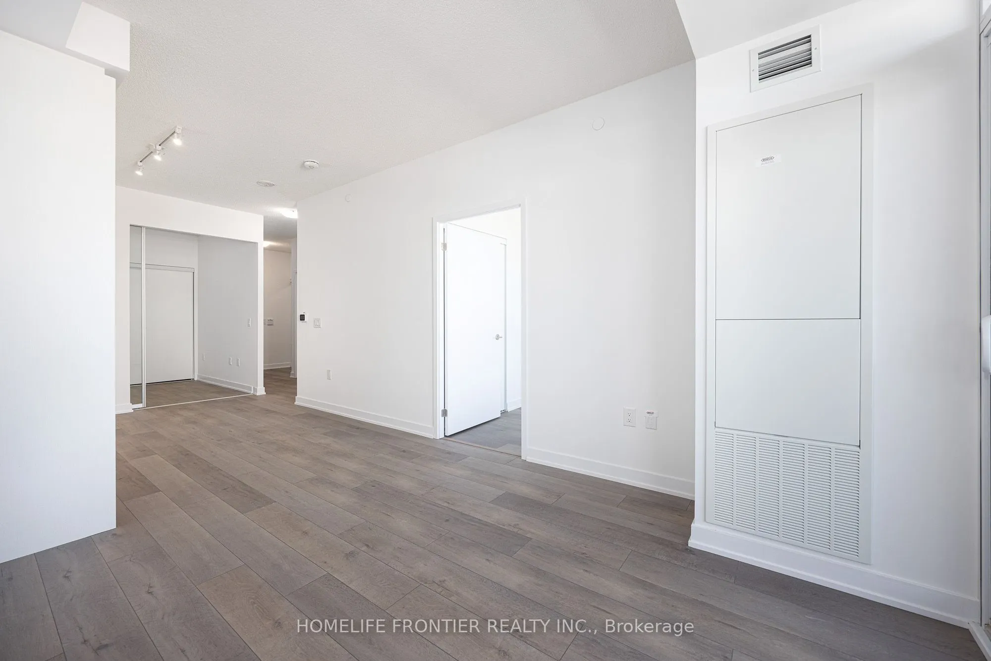 38 Honey Crisp Crescent, #819