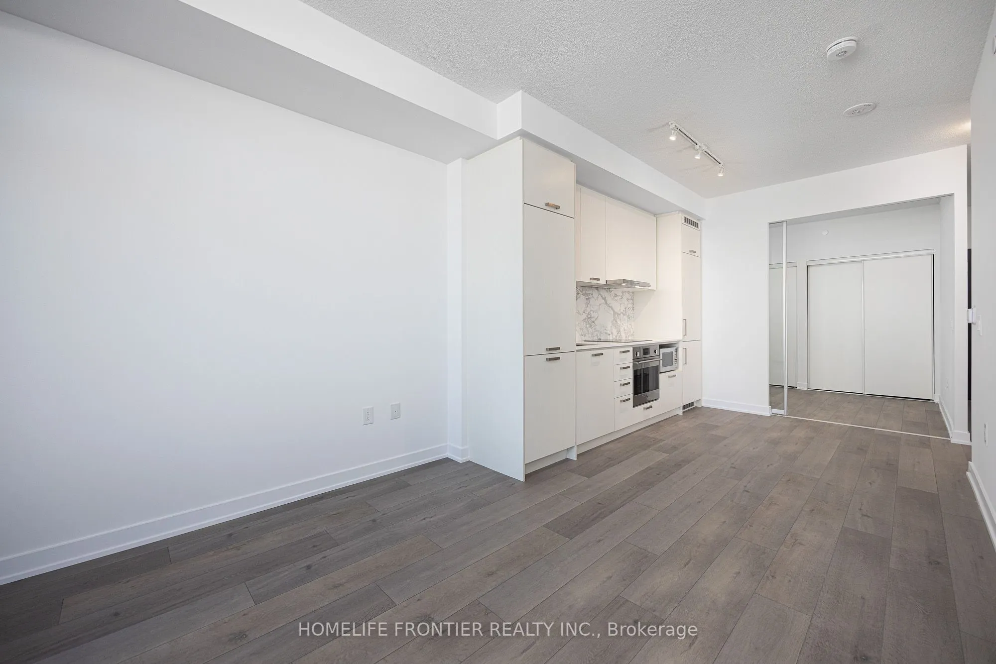 38 Honey Crisp Crescent, #819