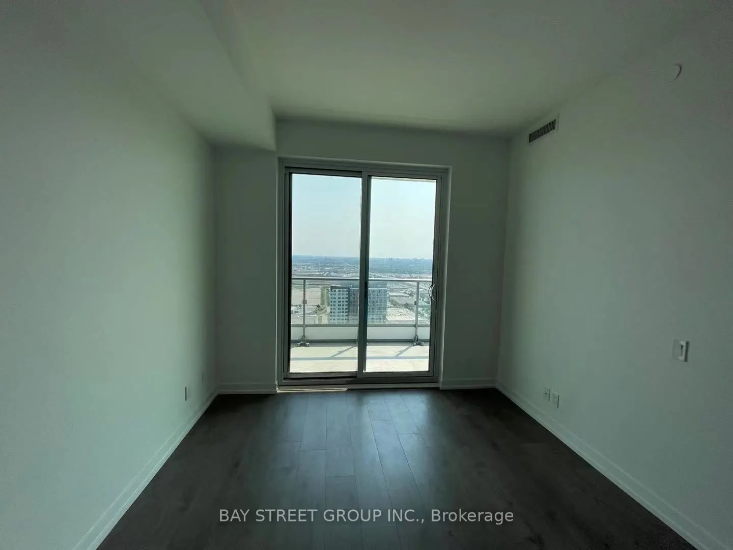 950 portage Parkway, #4