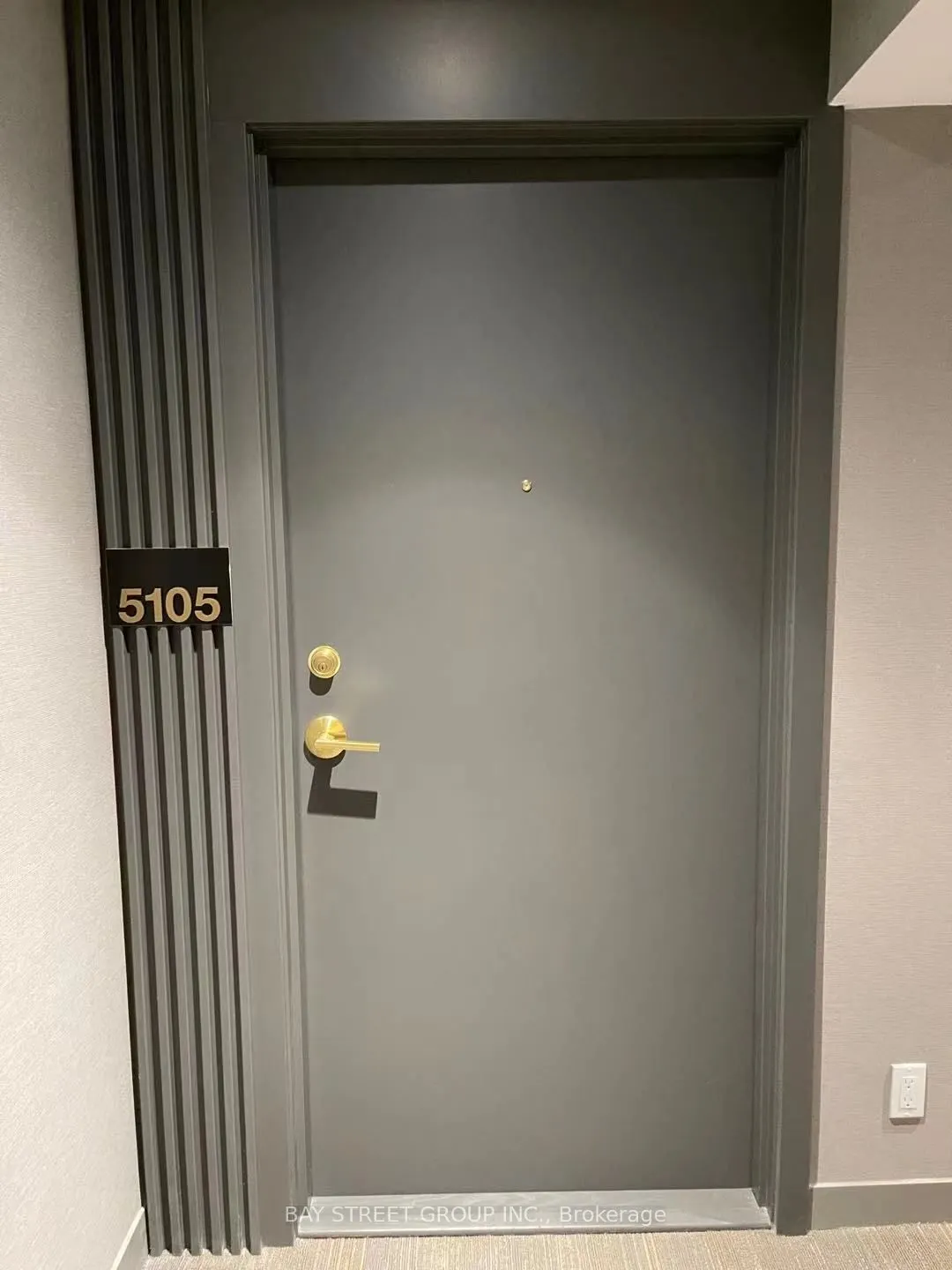 950 portage Parkway, #4
