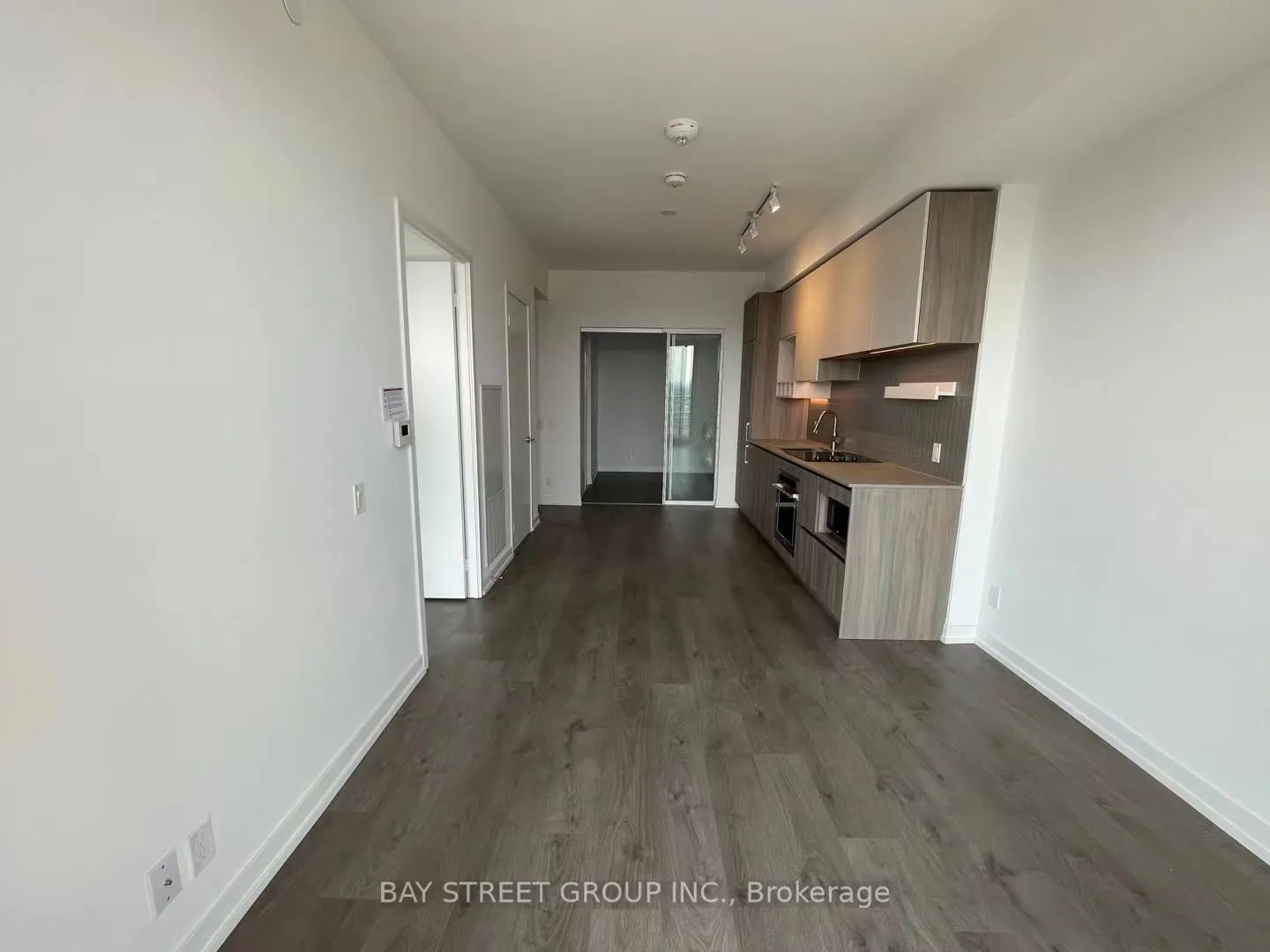950 portage Parkway, #4