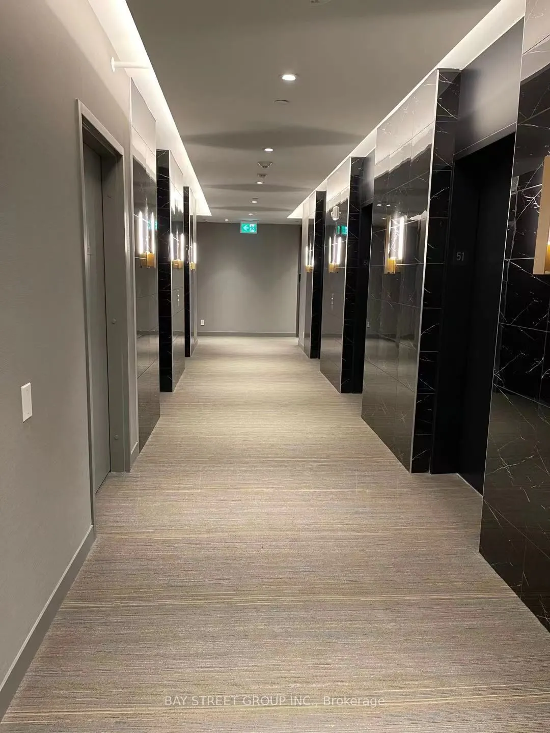 950 portage Parkway, #4