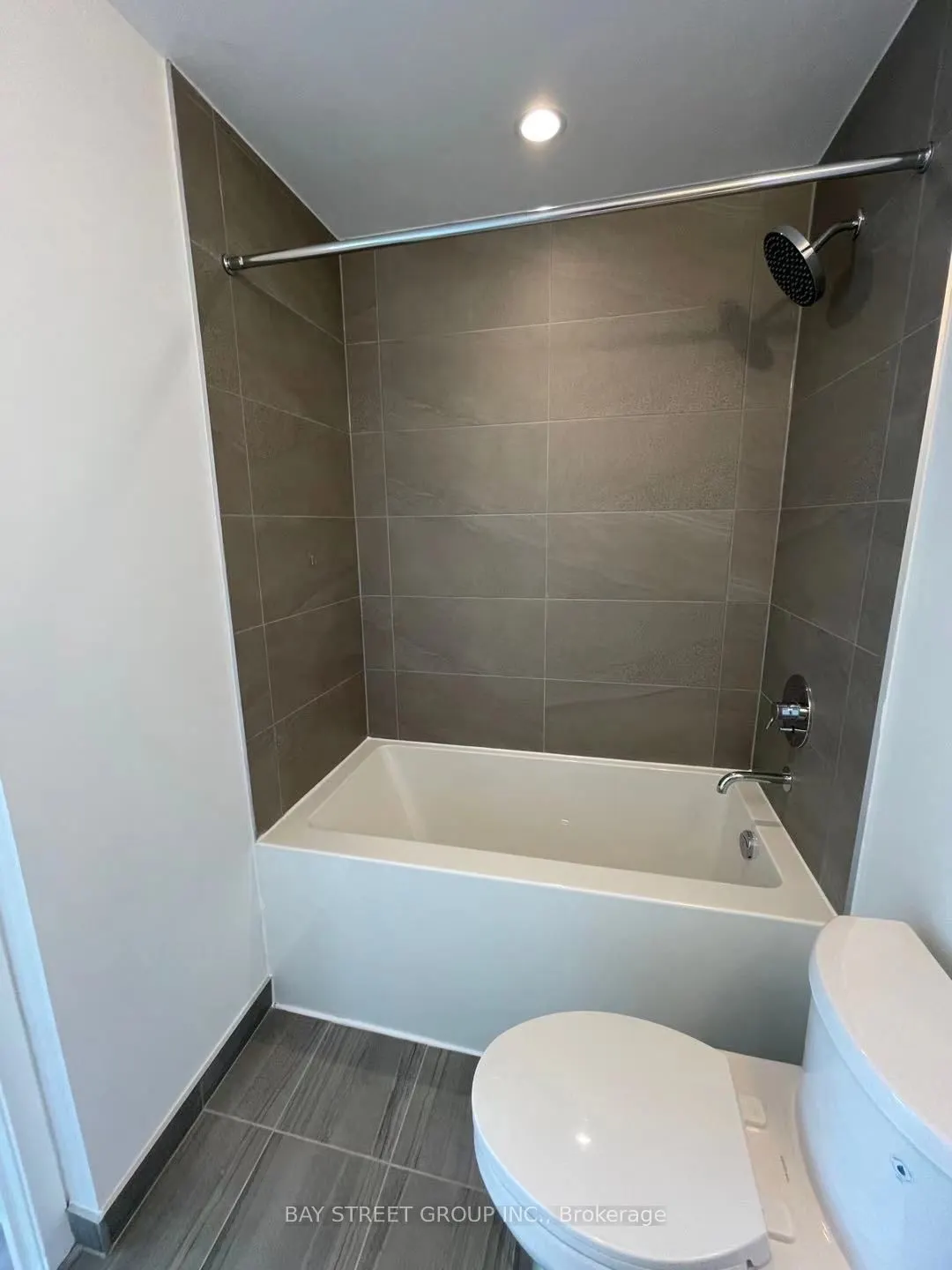 950 portage Parkway, #4
