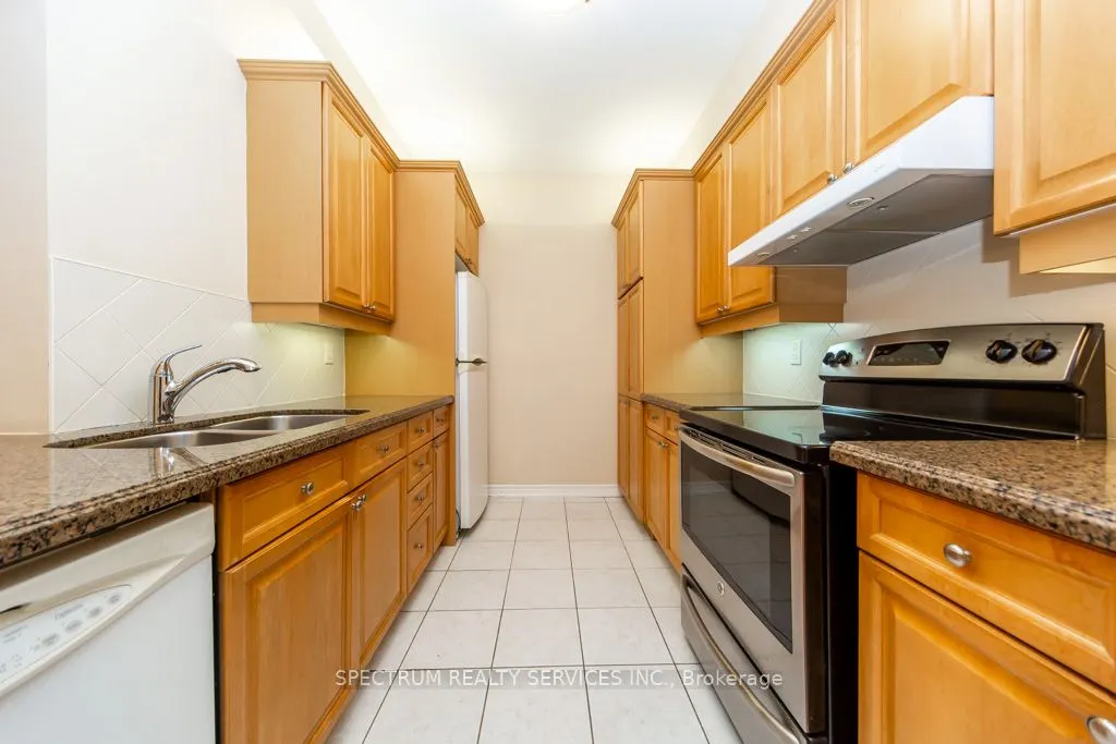 9519 Keele Street, #6