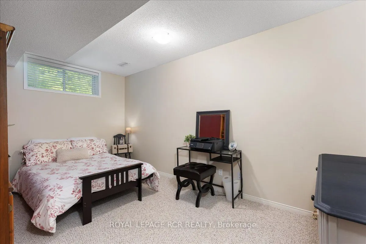1903 Metro Road N
