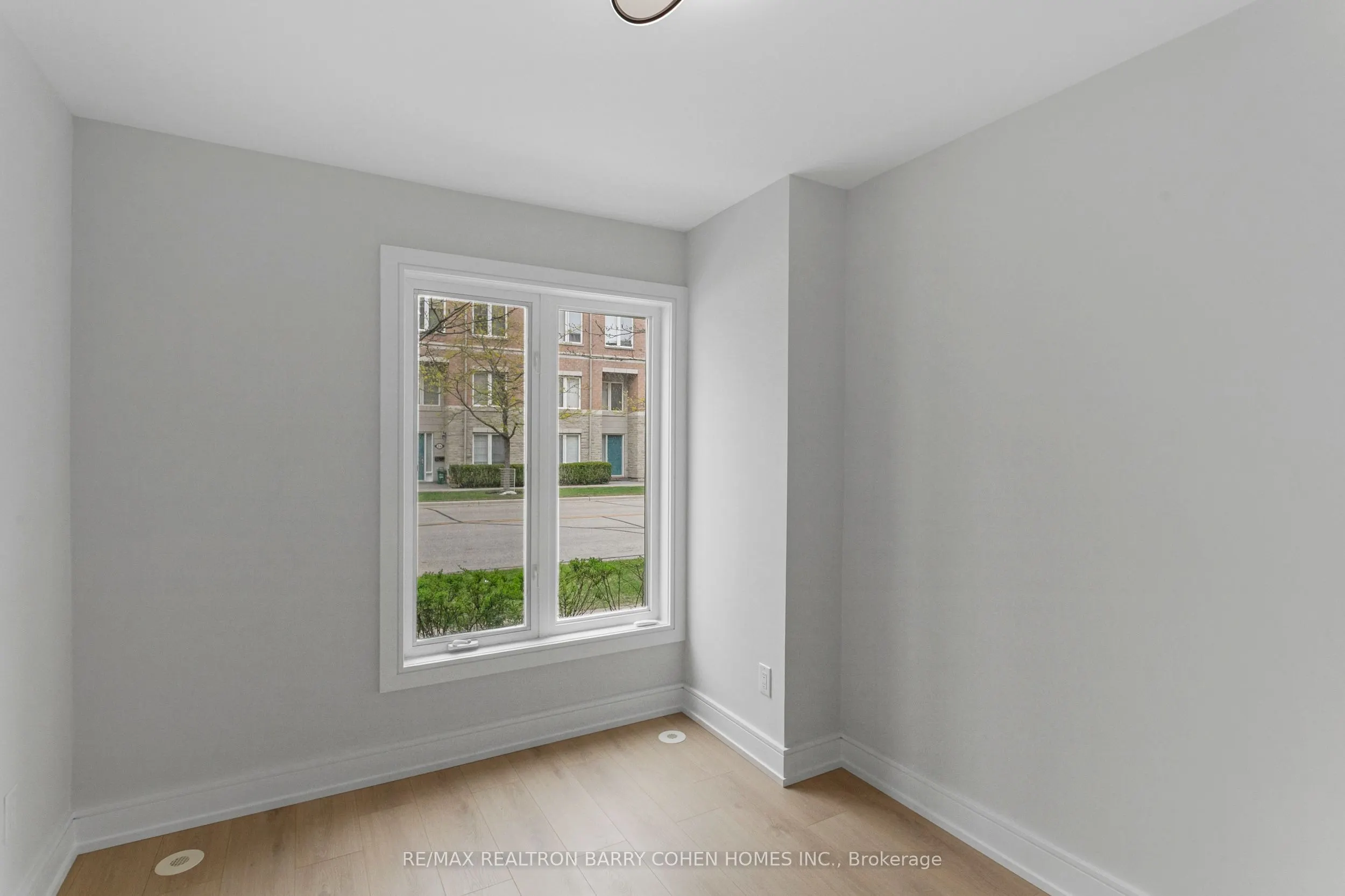 21 Galleria Parkway, #21