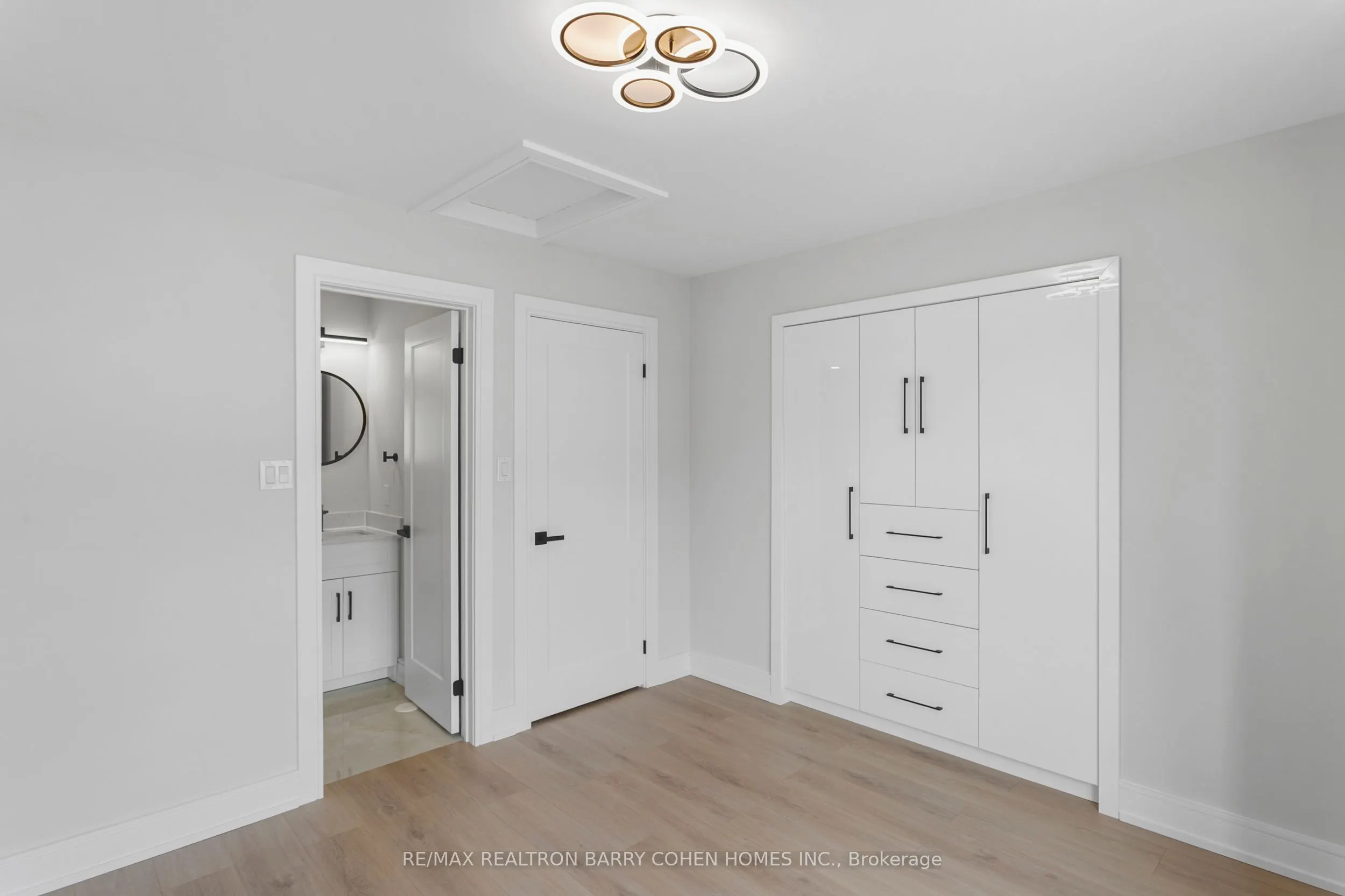 21 Galleria Parkway, #21