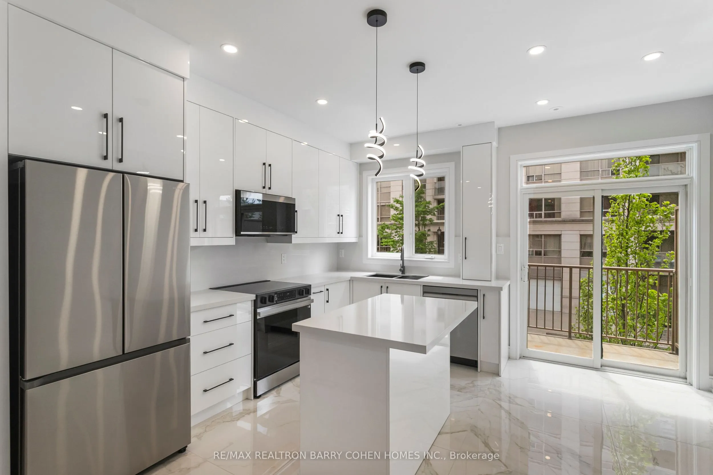 21 Galleria Parkway, #21