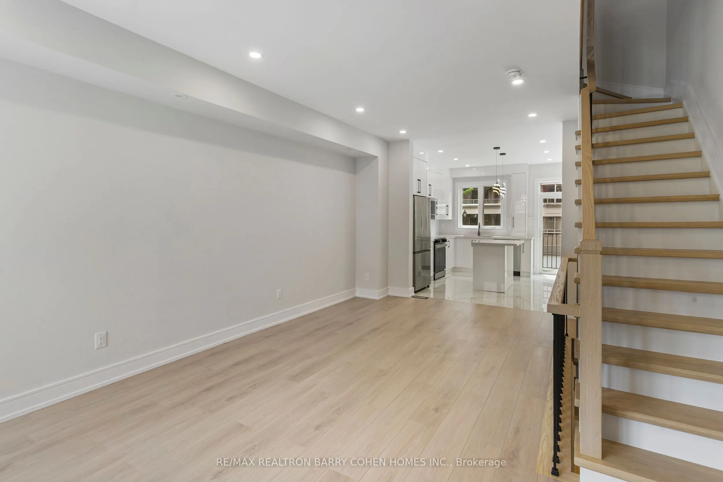 21 Galleria Parkway, #21