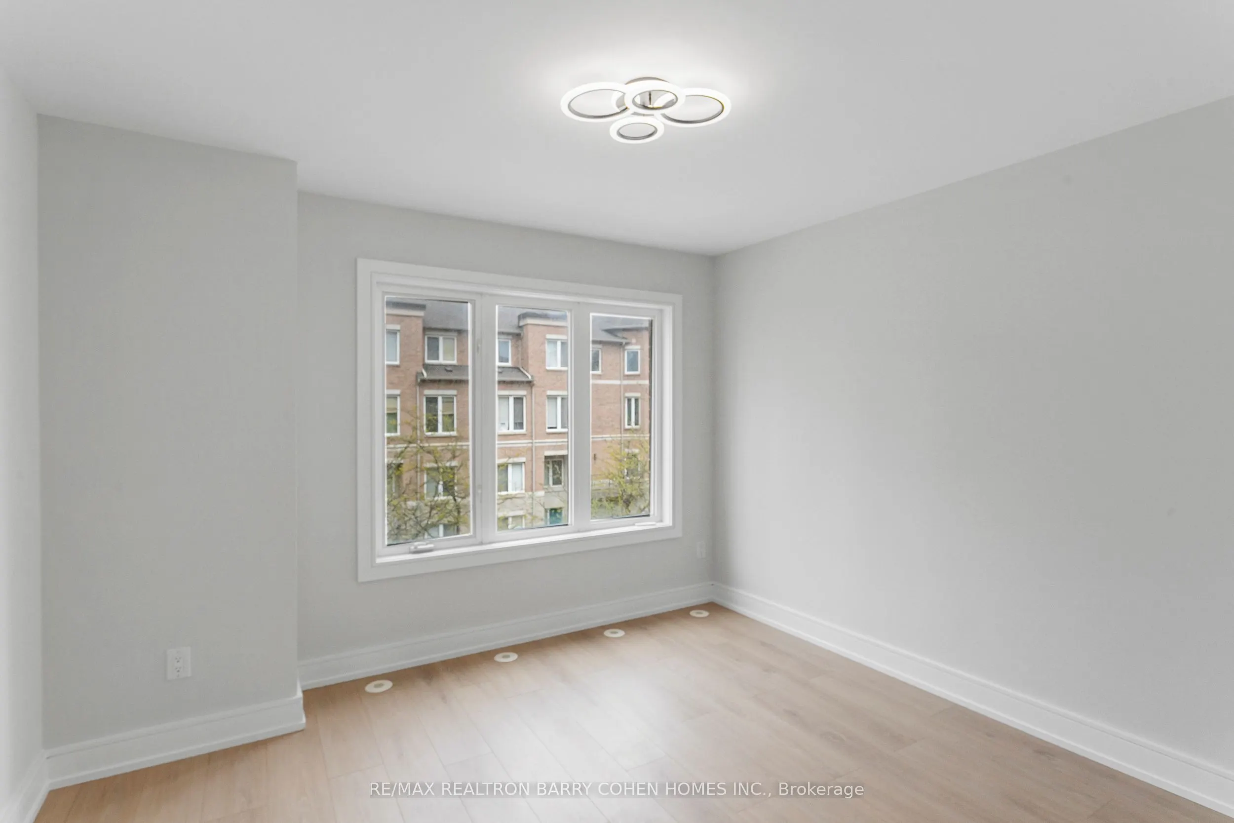 21 Galleria Parkway, #21