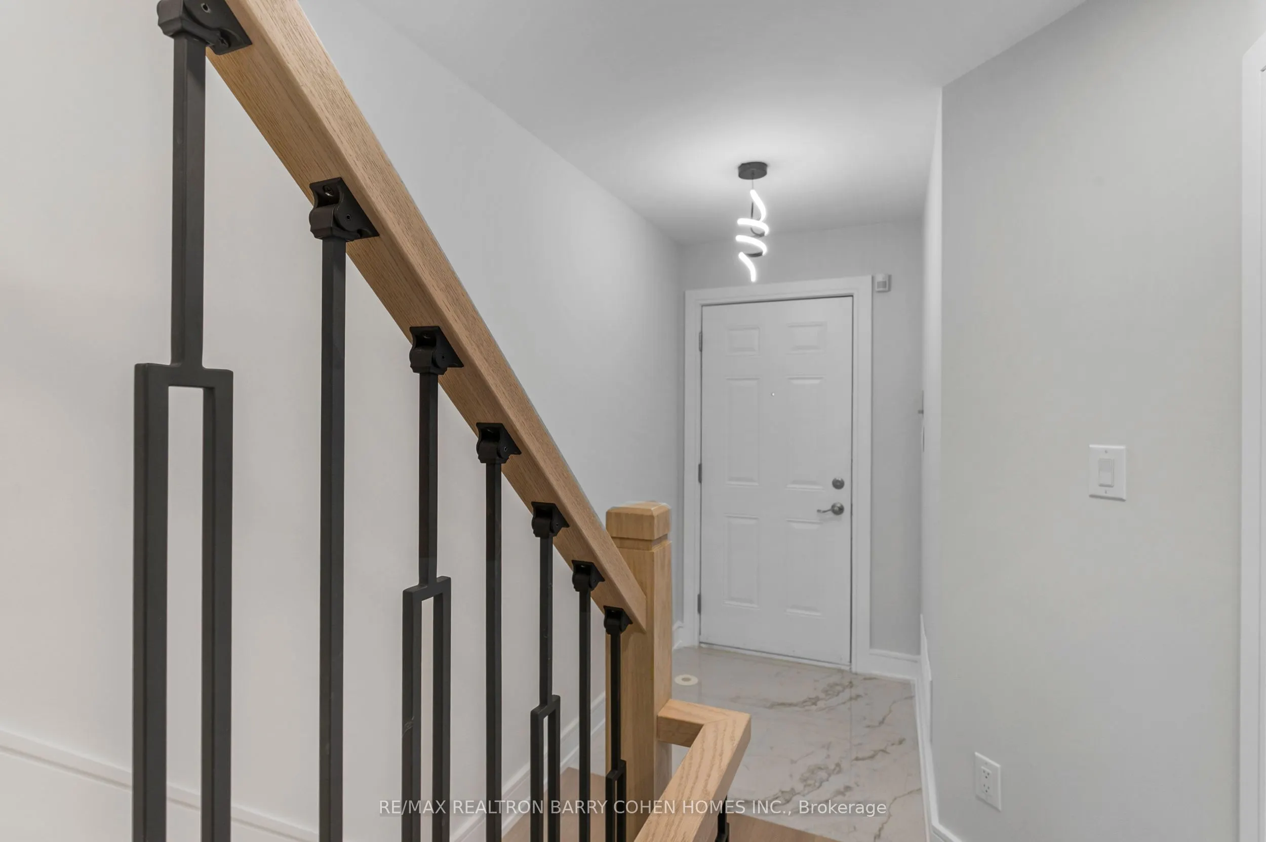 21 Galleria Parkway, #21