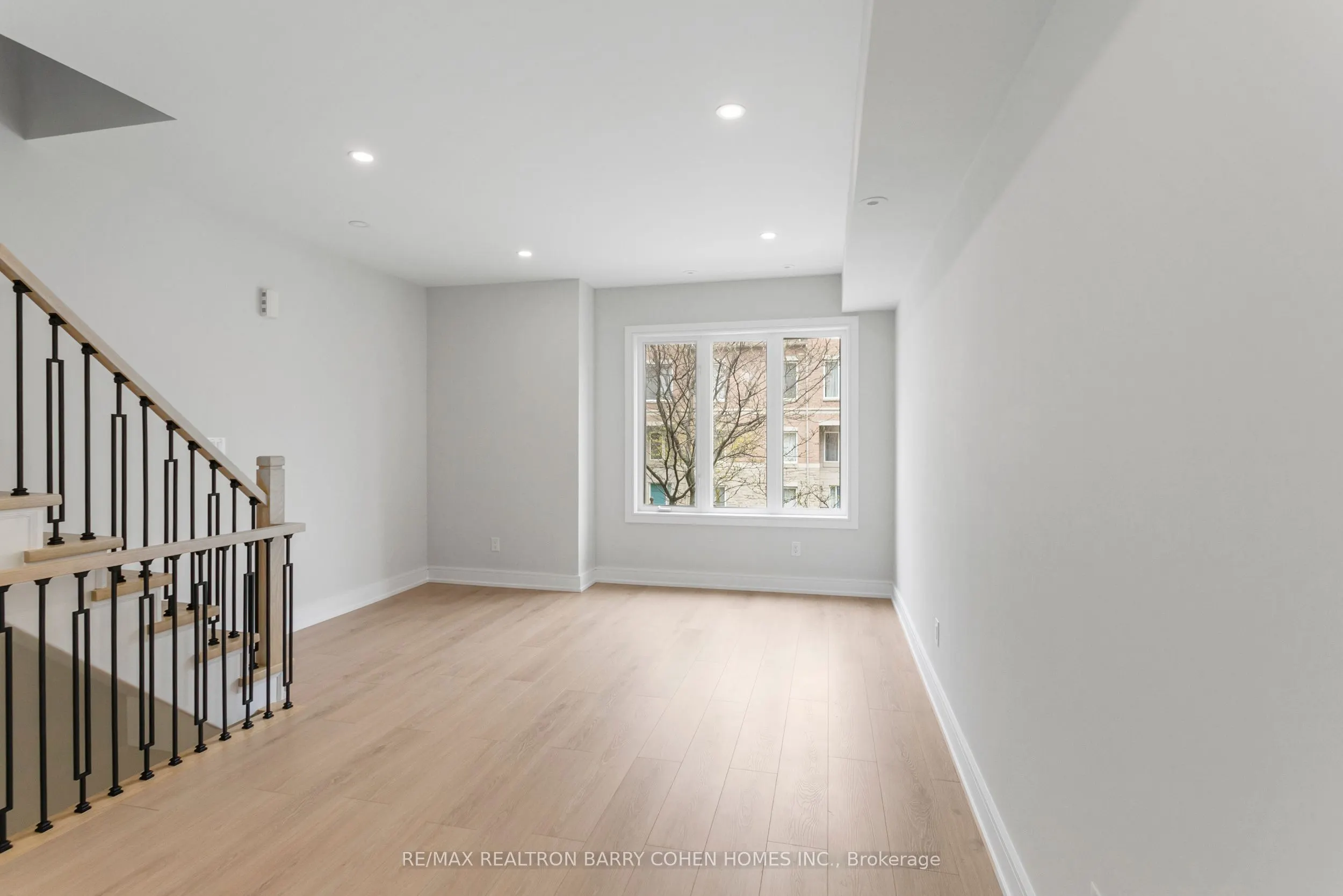 21 Galleria Parkway, #21