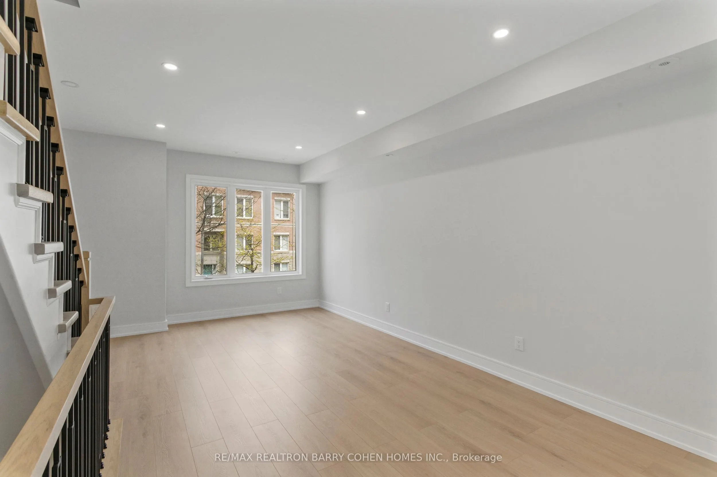21 Galleria Parkway, #21