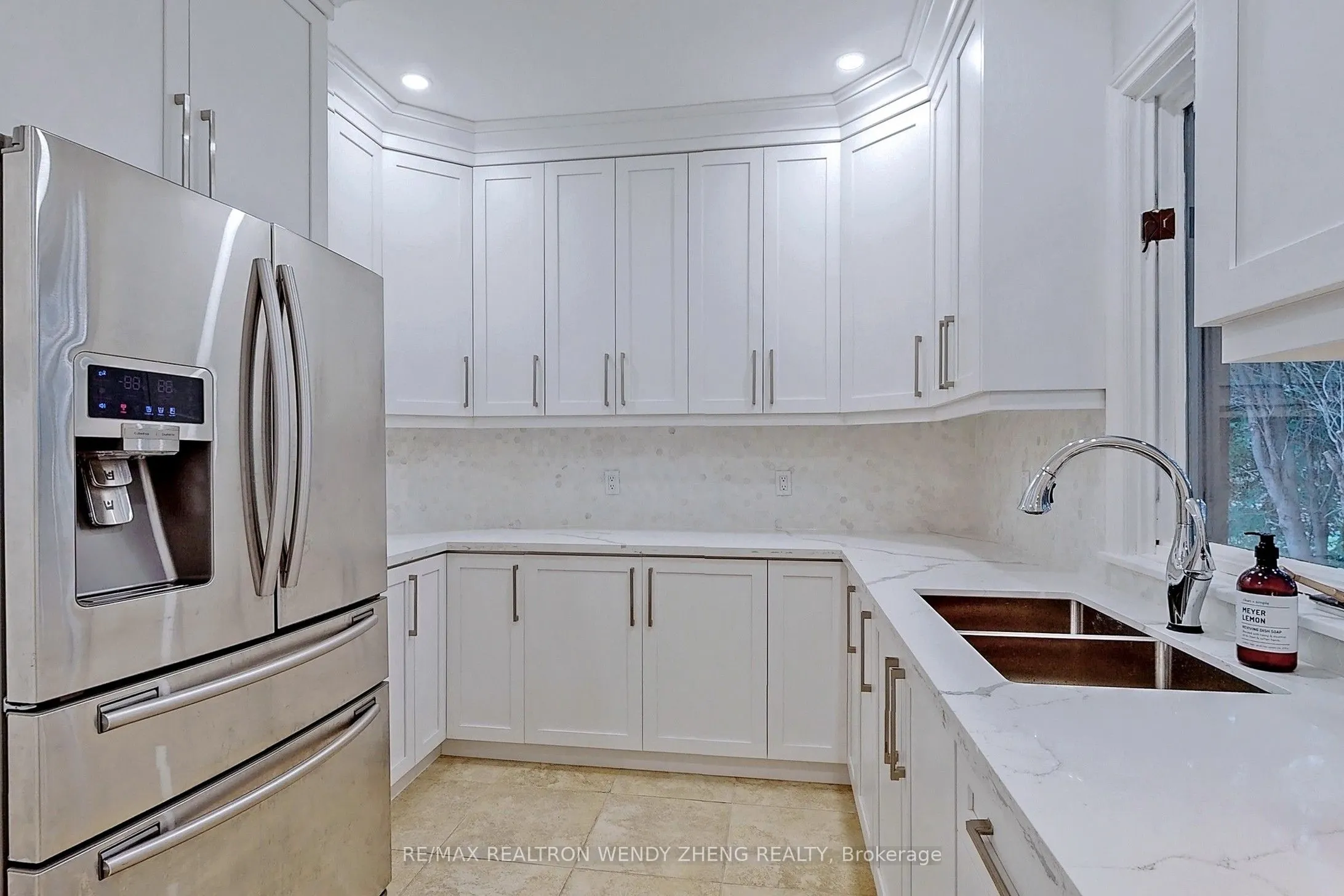 305 Woodland Acres Crescent