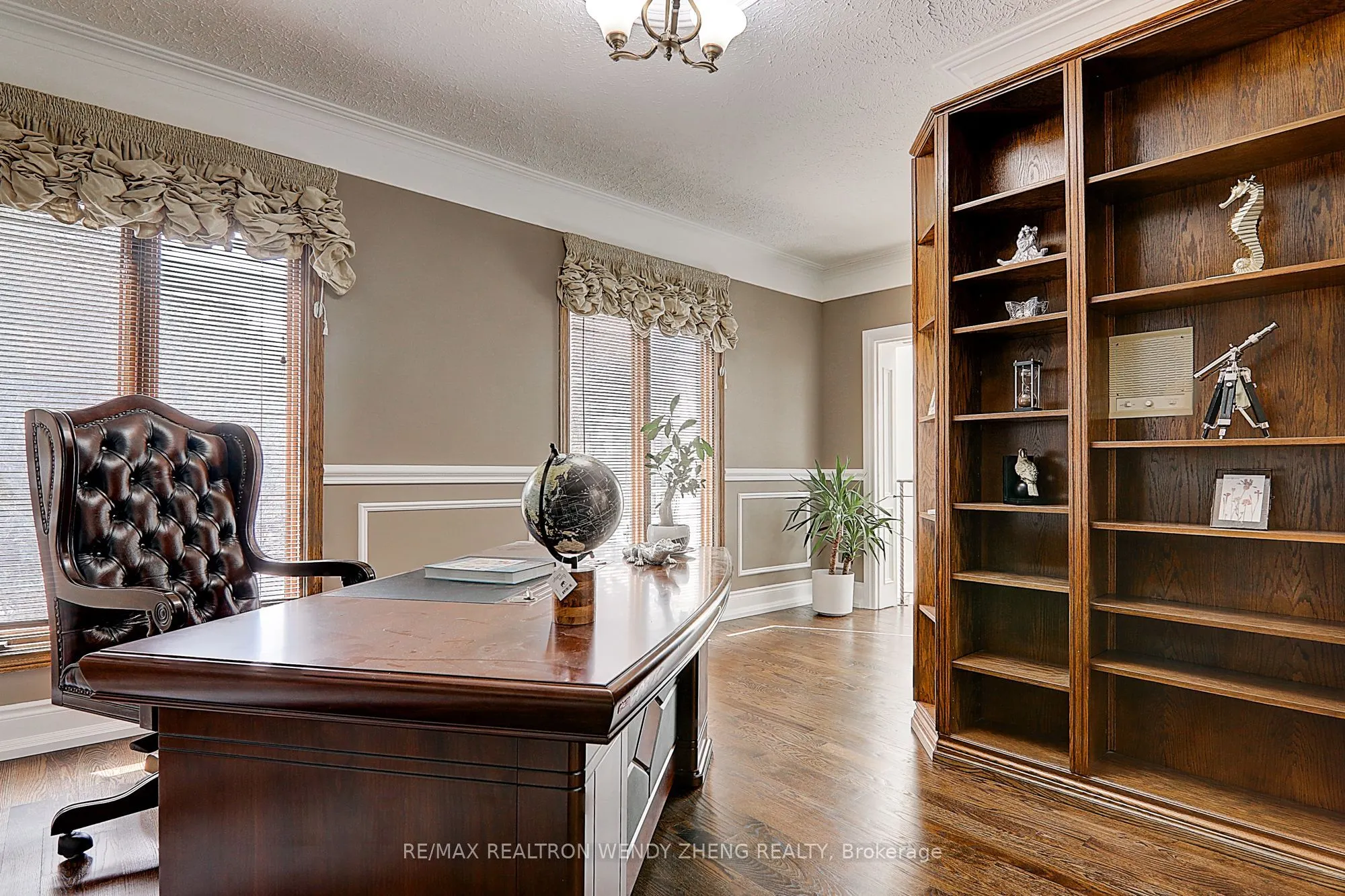 305 Woodland Acres Crescent
