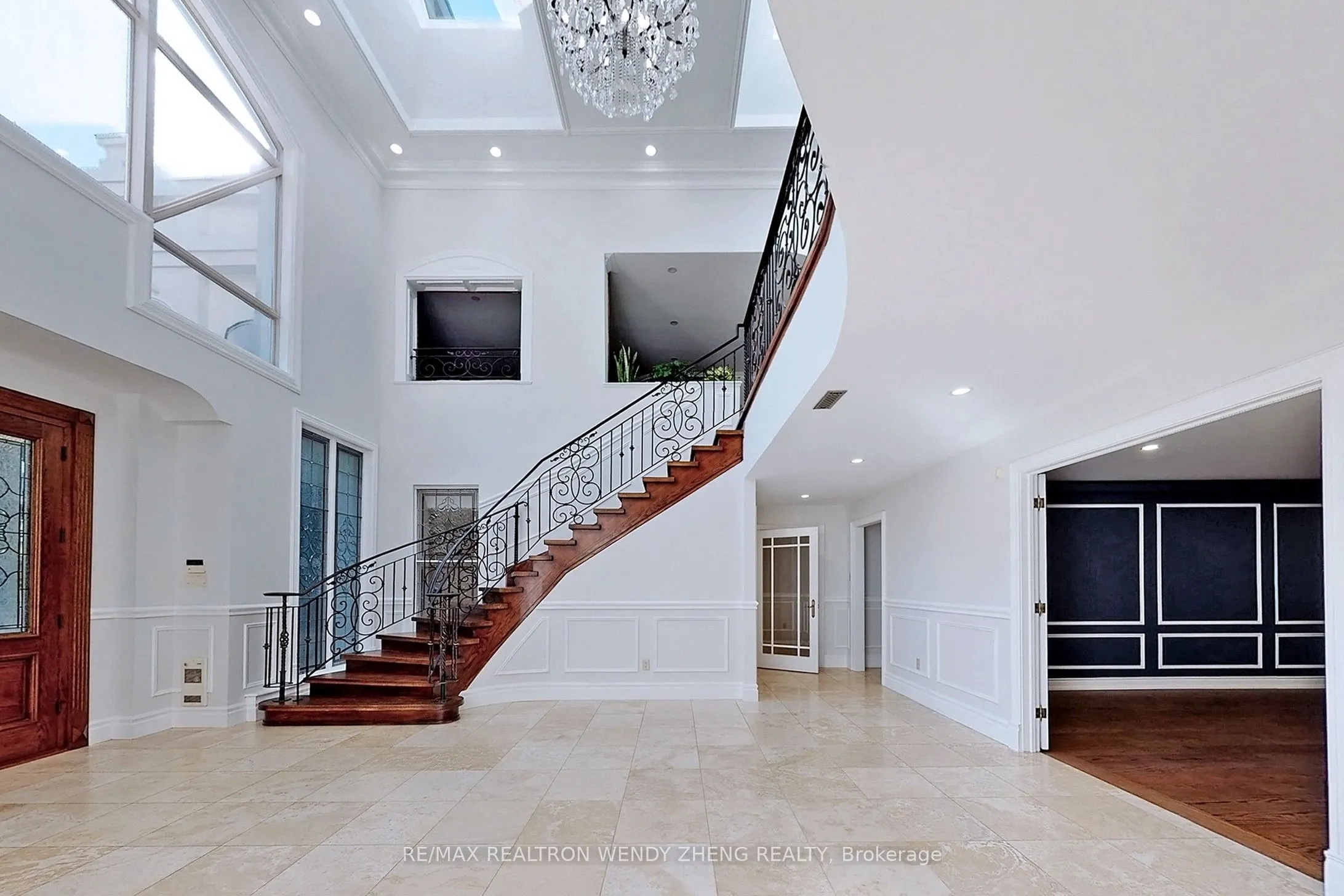 305 Woodland Acres Crescent