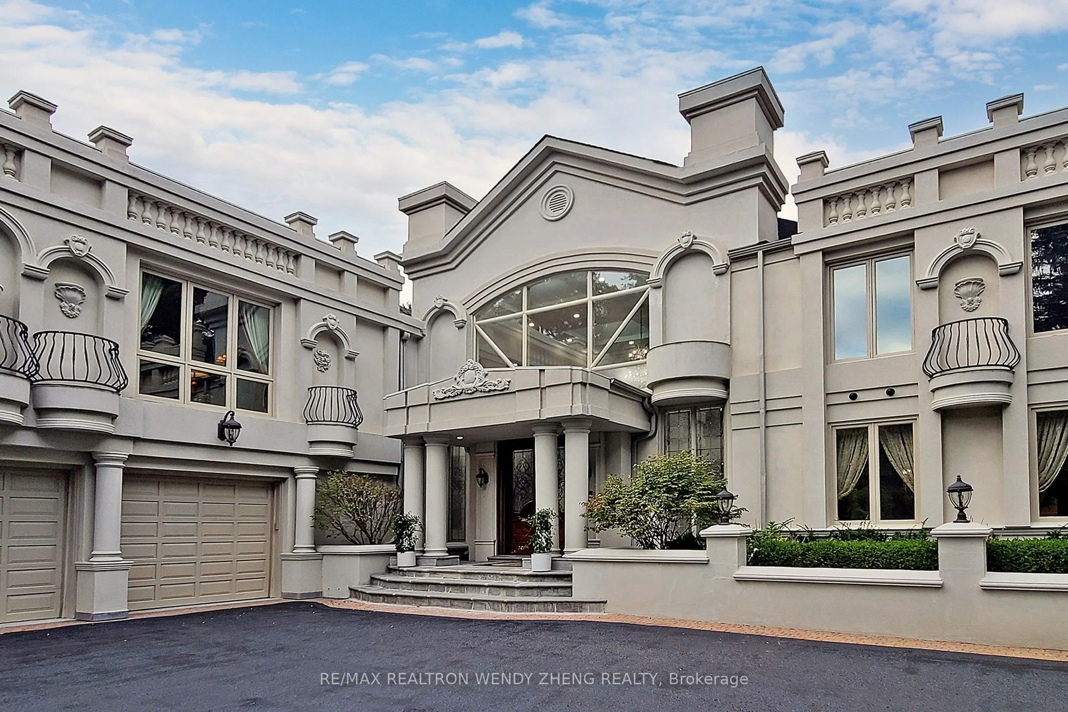 305 Woodland Acres Crescent