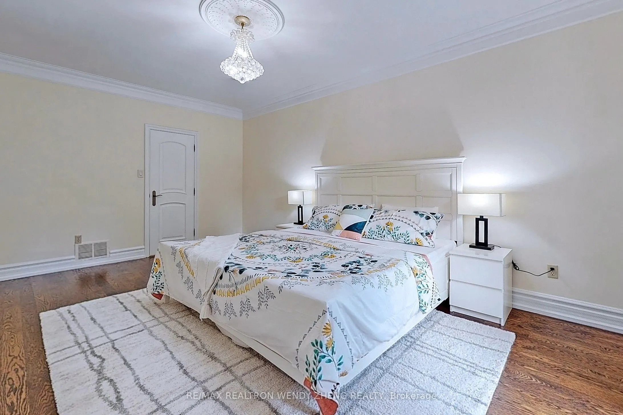 305 Woodland Acres Crescent