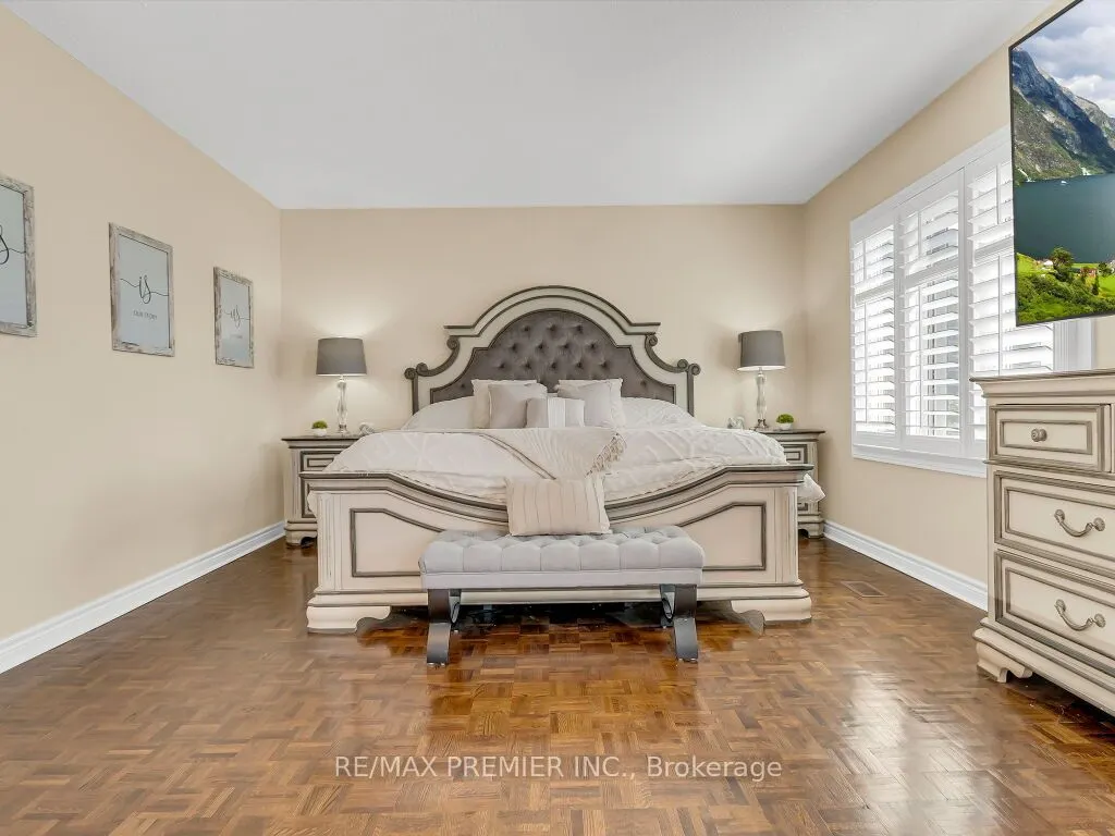 606 Brooker Ridge