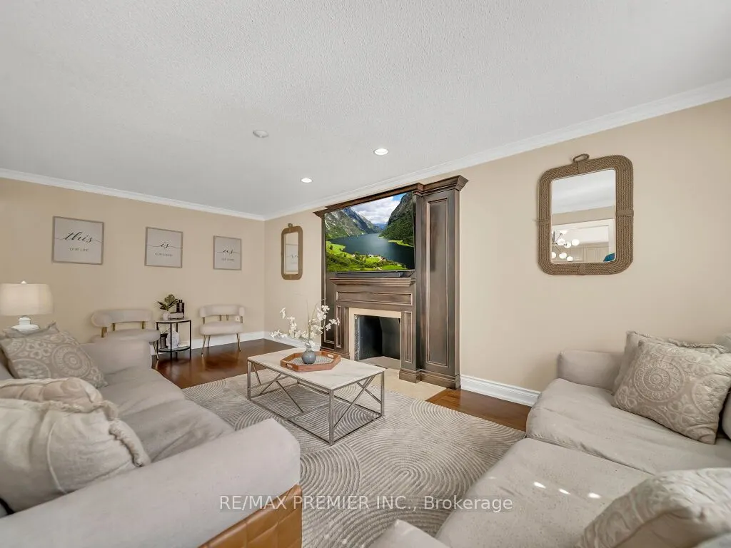 606 Brooker Ridge