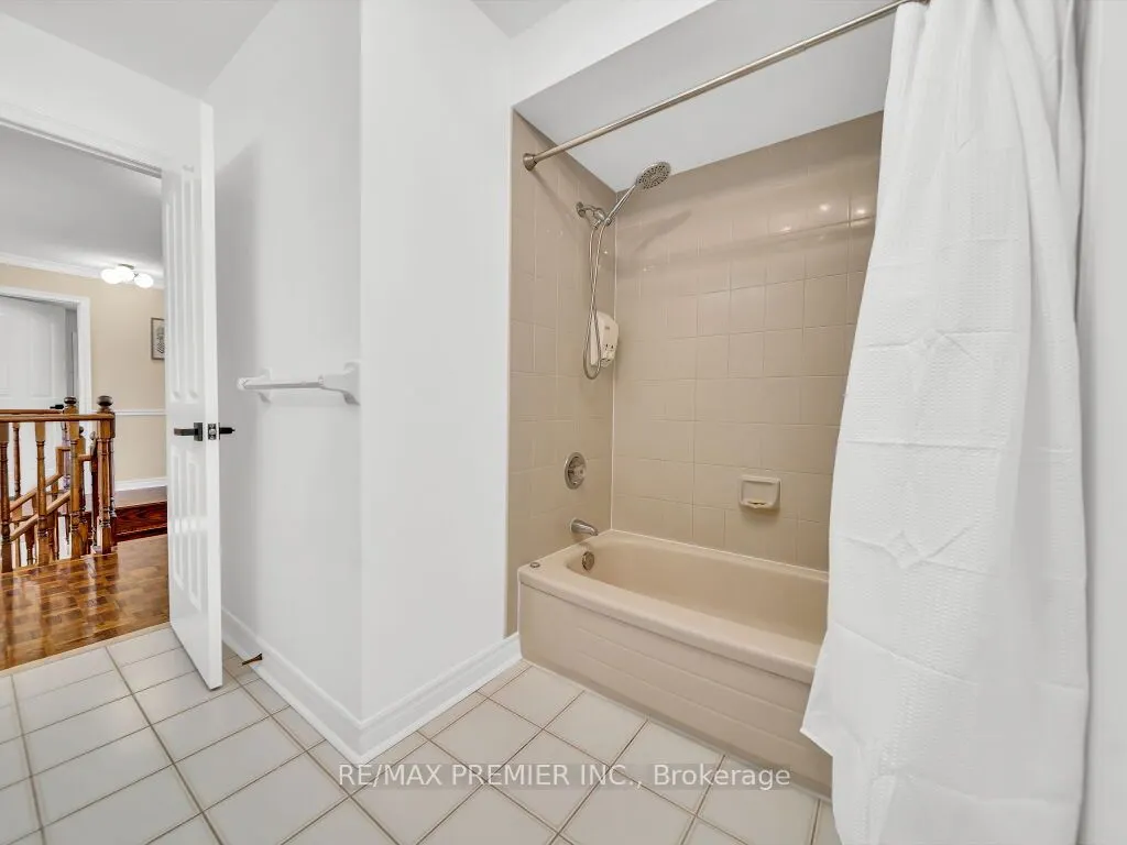 606 Brooker Ridge