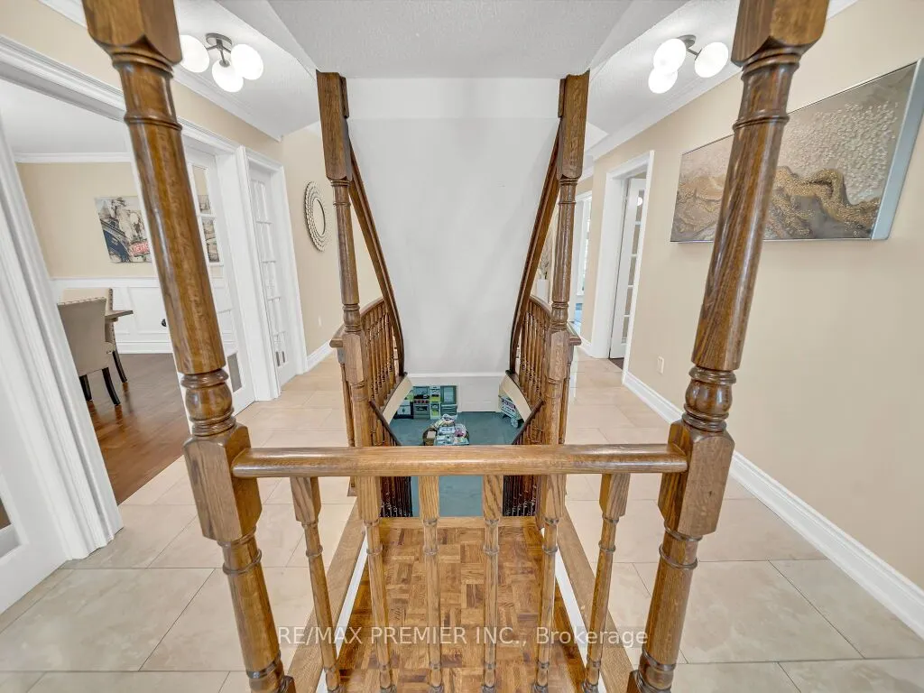 606 Brooker Ridge