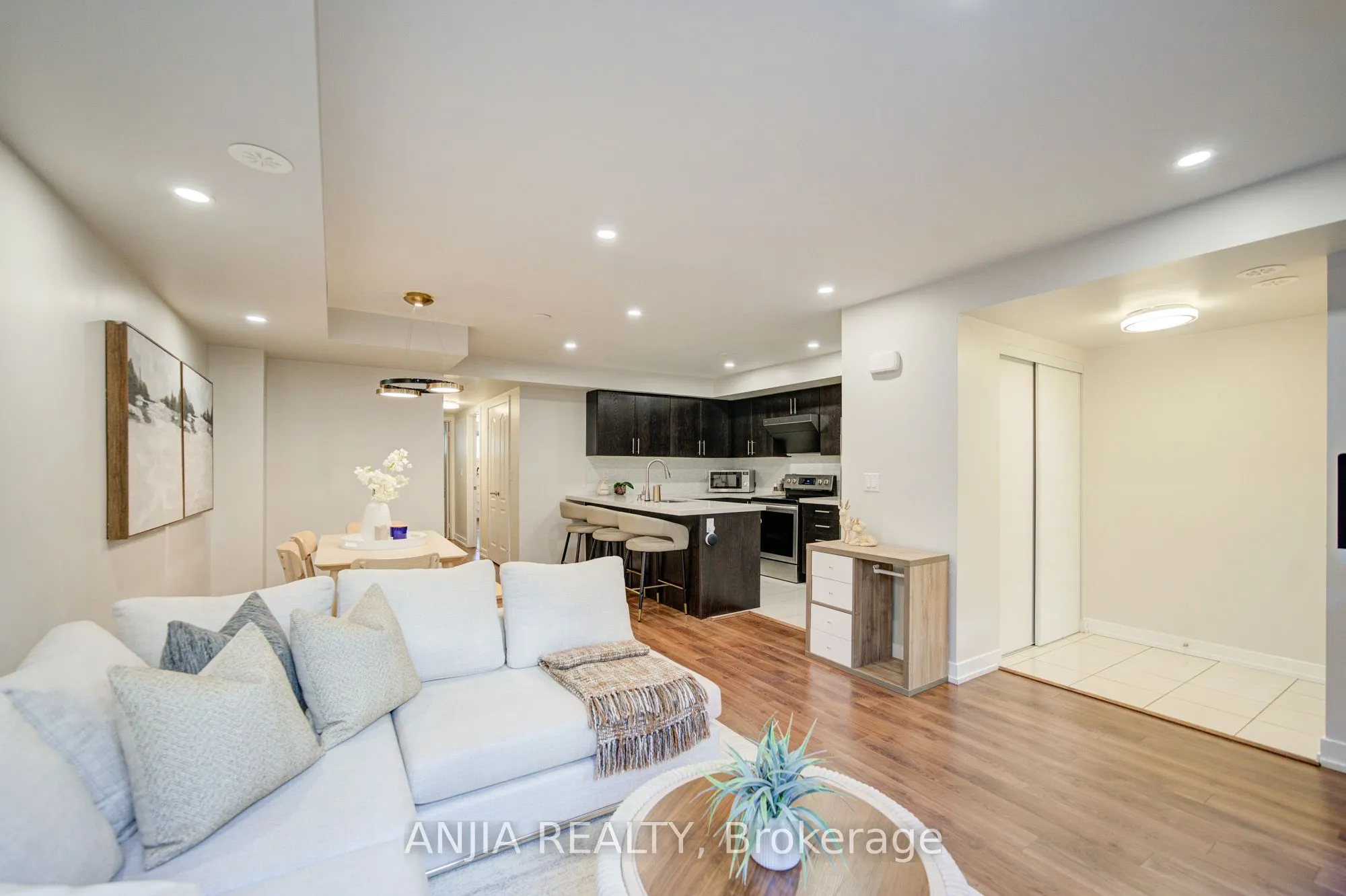 11 Dunsheath Way, #1205