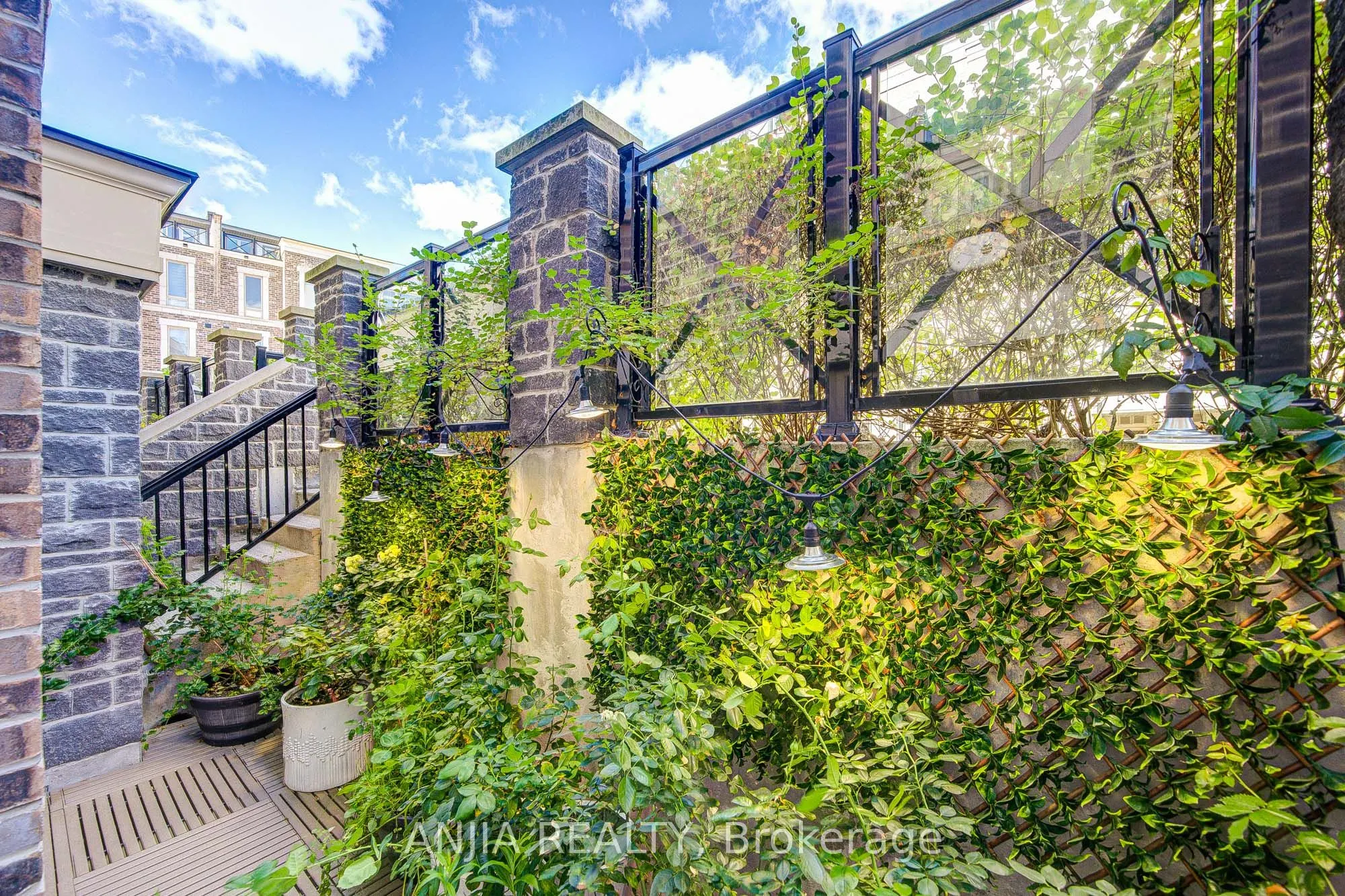 11 Dunsheath Way, #1205
