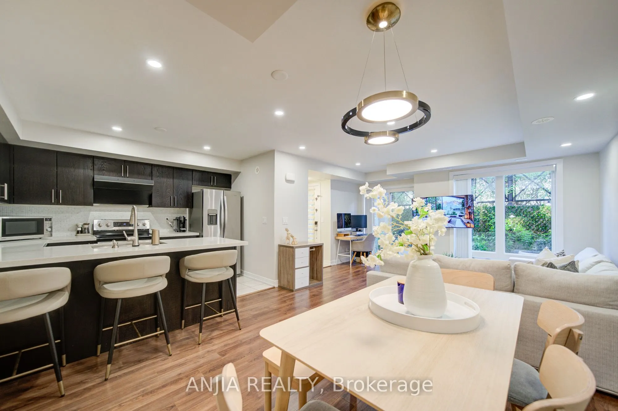 11 Dunsheath Way, #1205