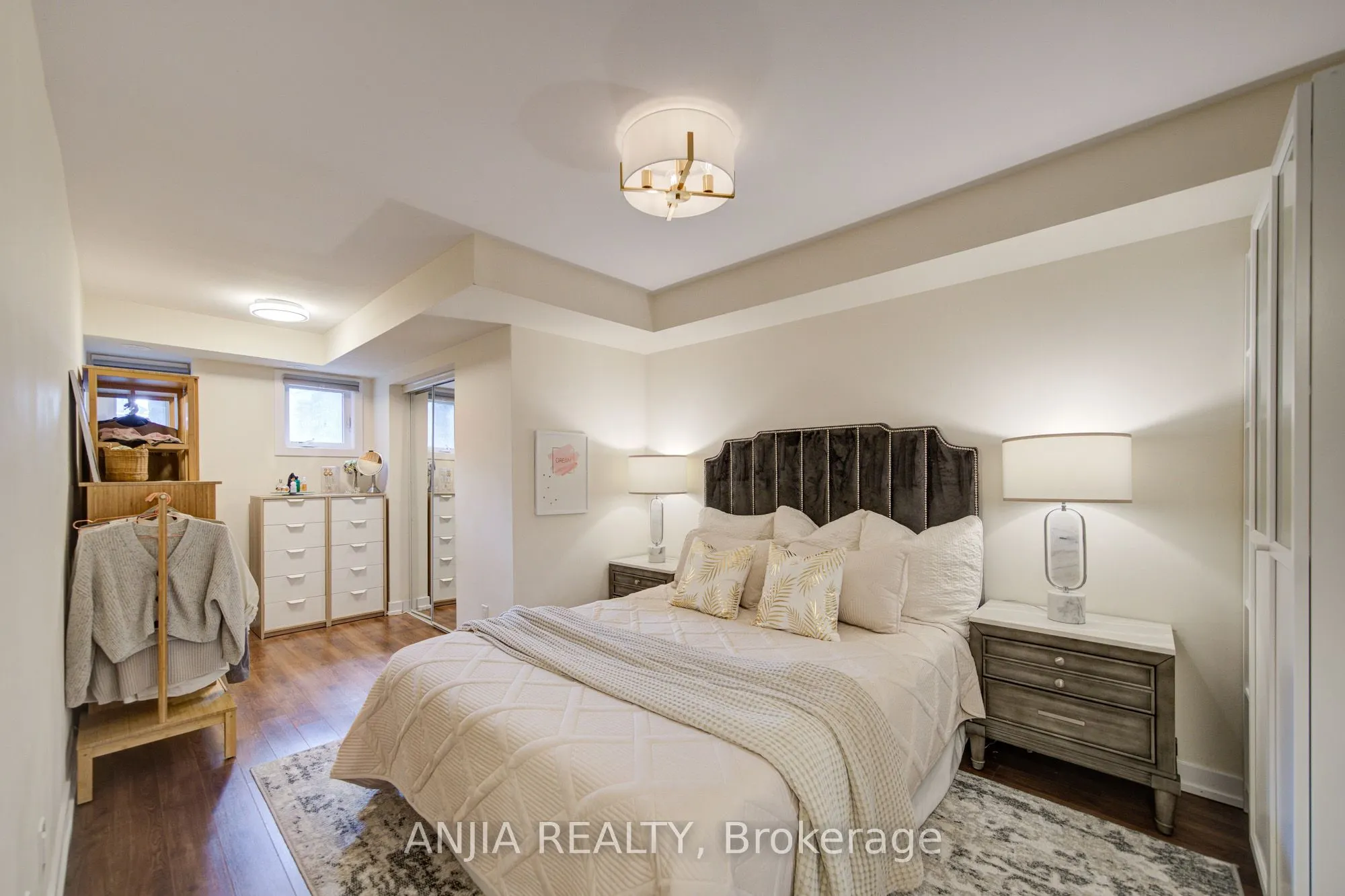 11 Dunsheath Way, #1205