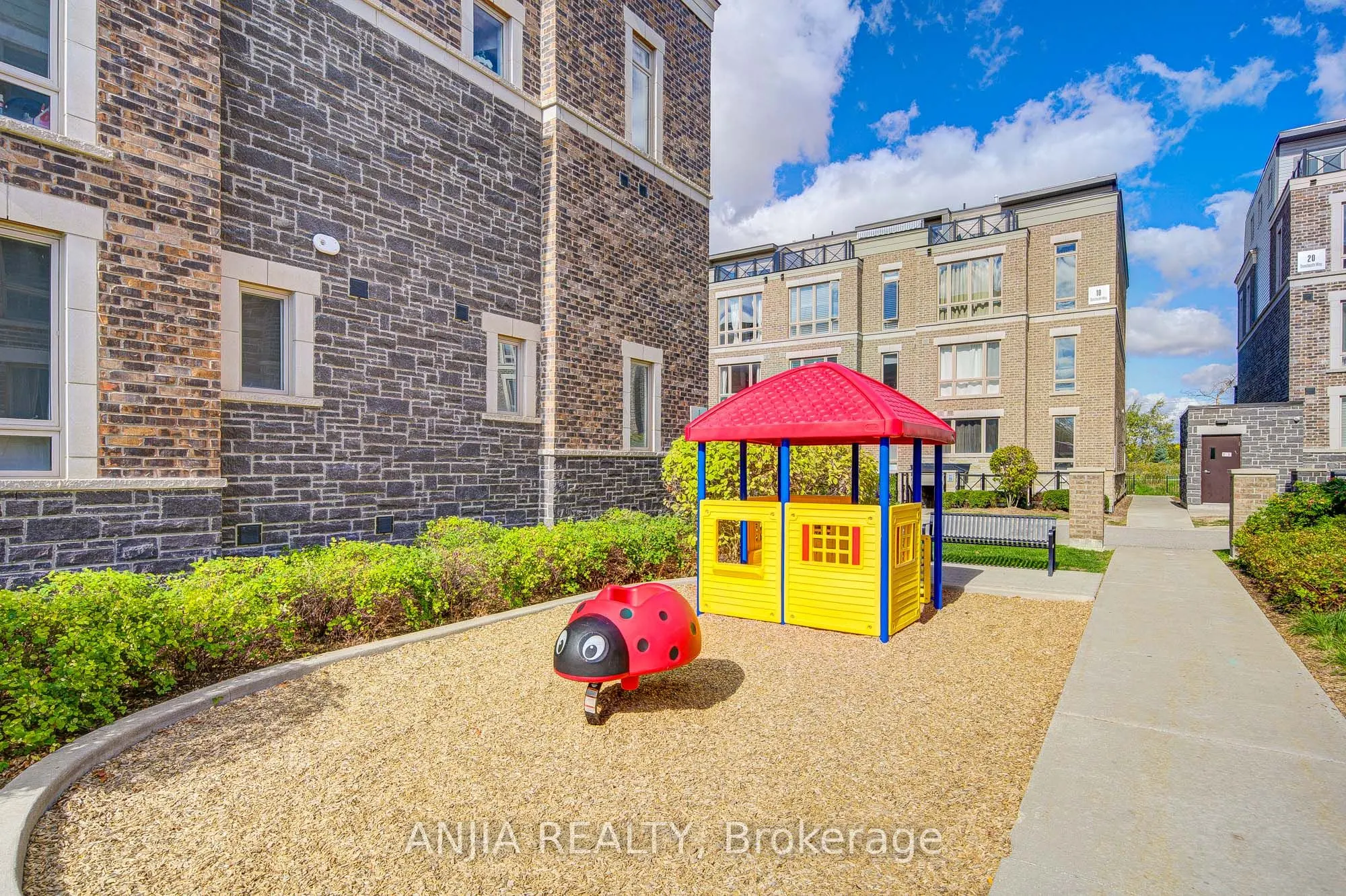 11 Dunsheath Way, #1205