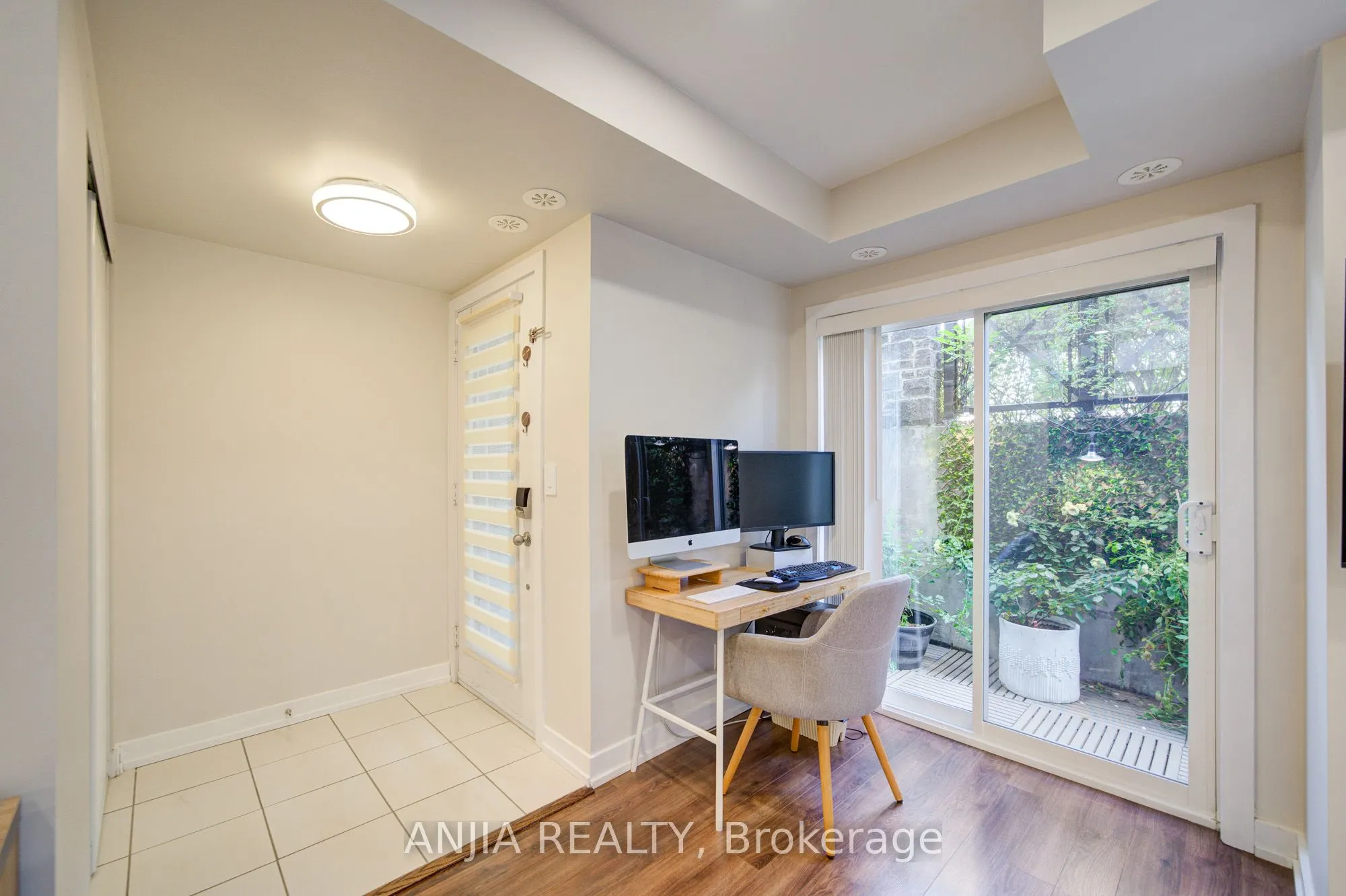 11 Dunsheath Way, #1205