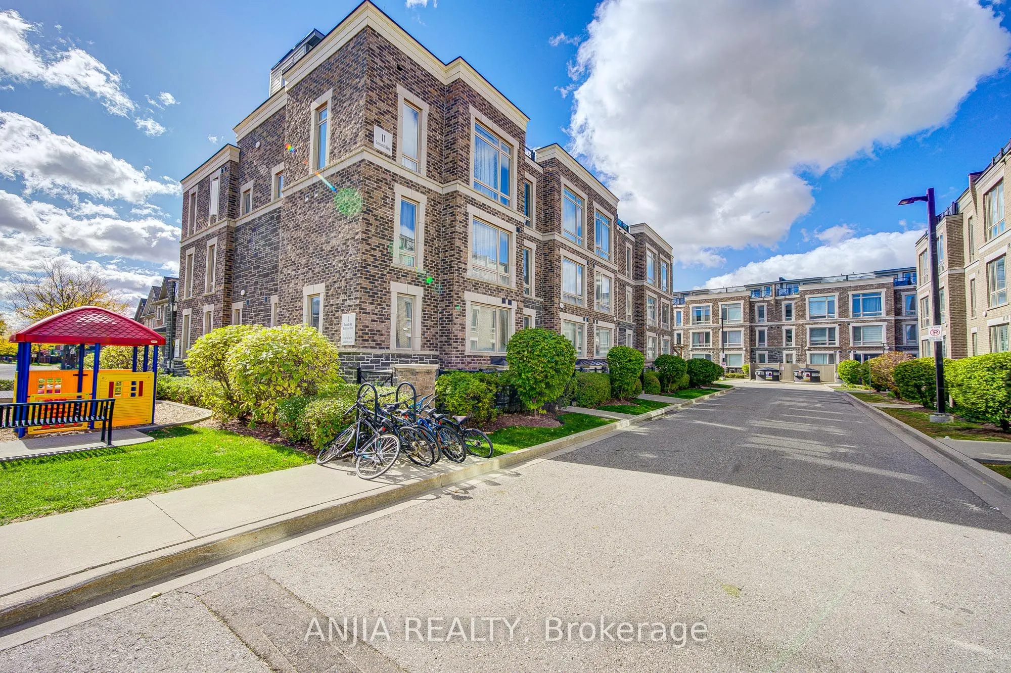 11 Dunsheath Way, #1205
