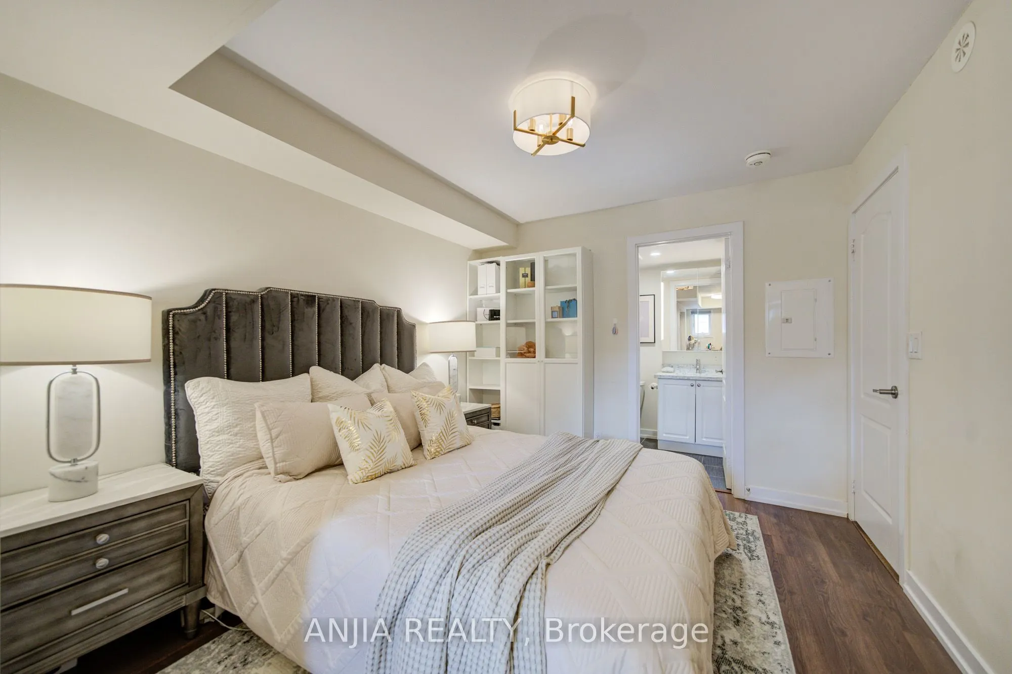 11 Dunsheath Way, #1205