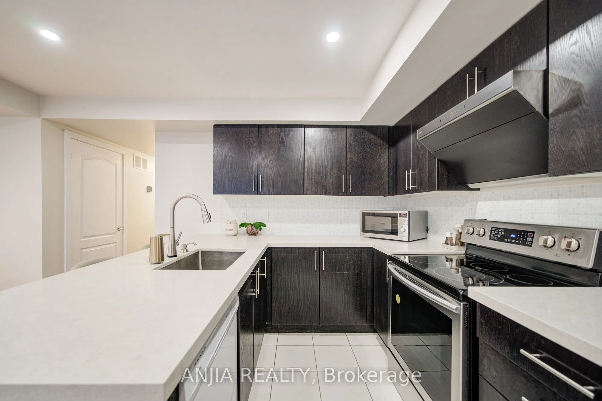 11 Dunsheath Way, #1205