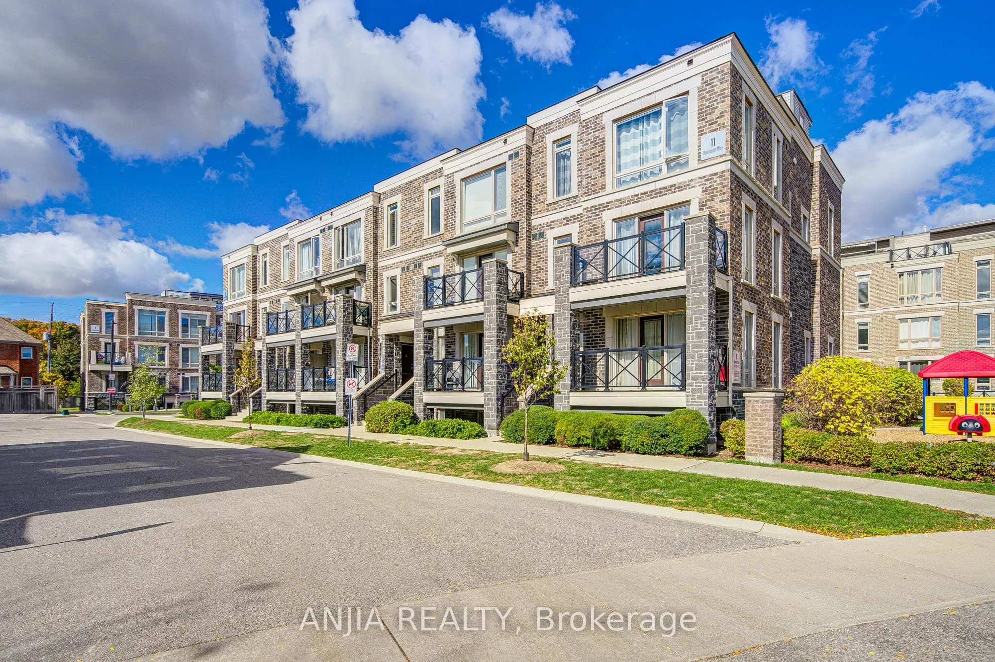 11 Dunsheath Way, #1205