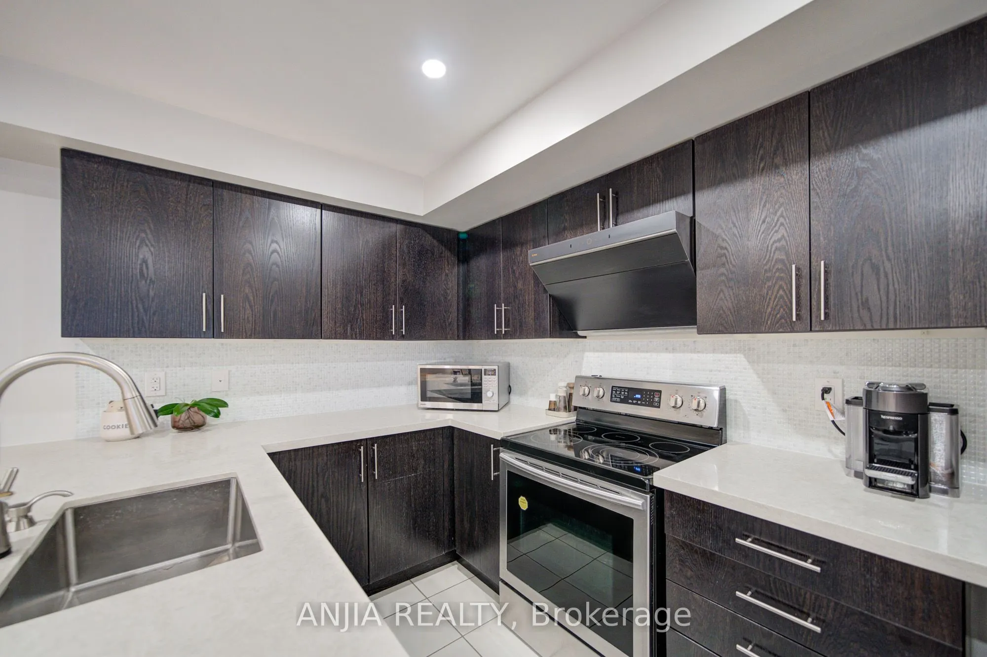 11 Dunsheath Way, #1205