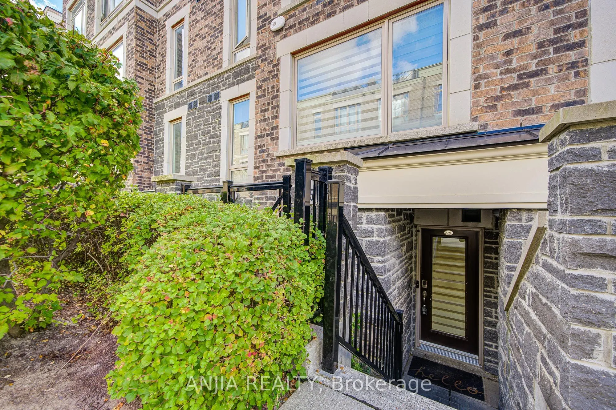 11 Dunsheath Way, #1205