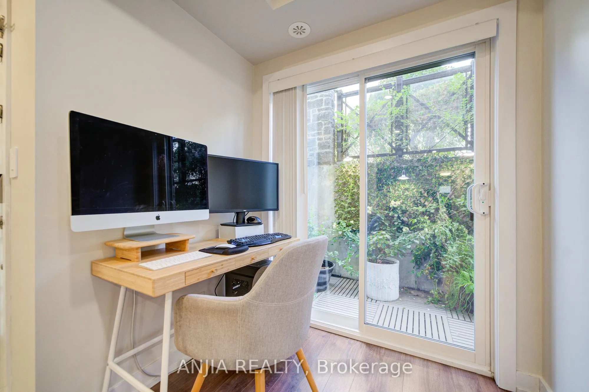11 Dunsheath Way, #1205