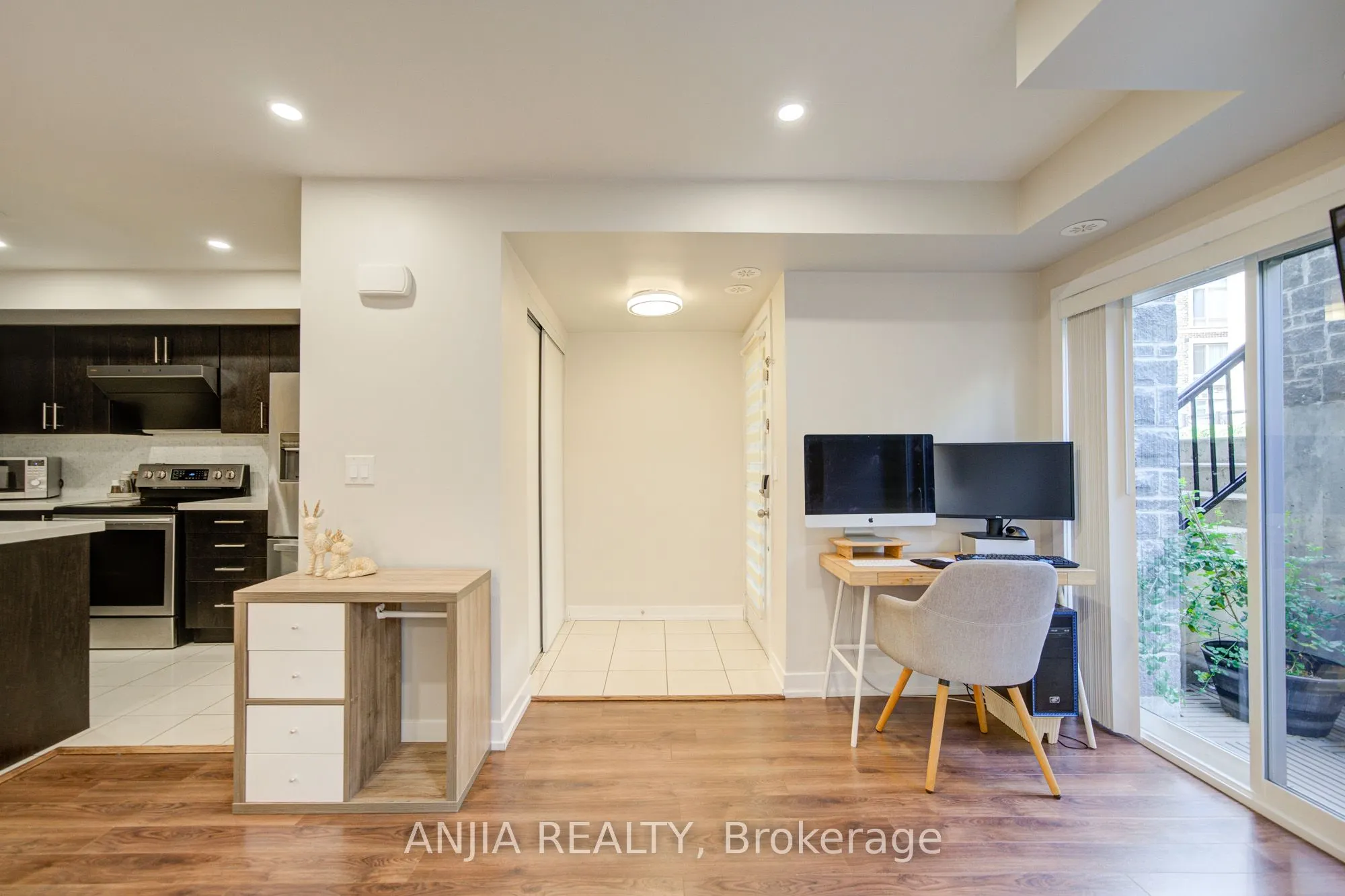11 Dunsheath Way, #1205