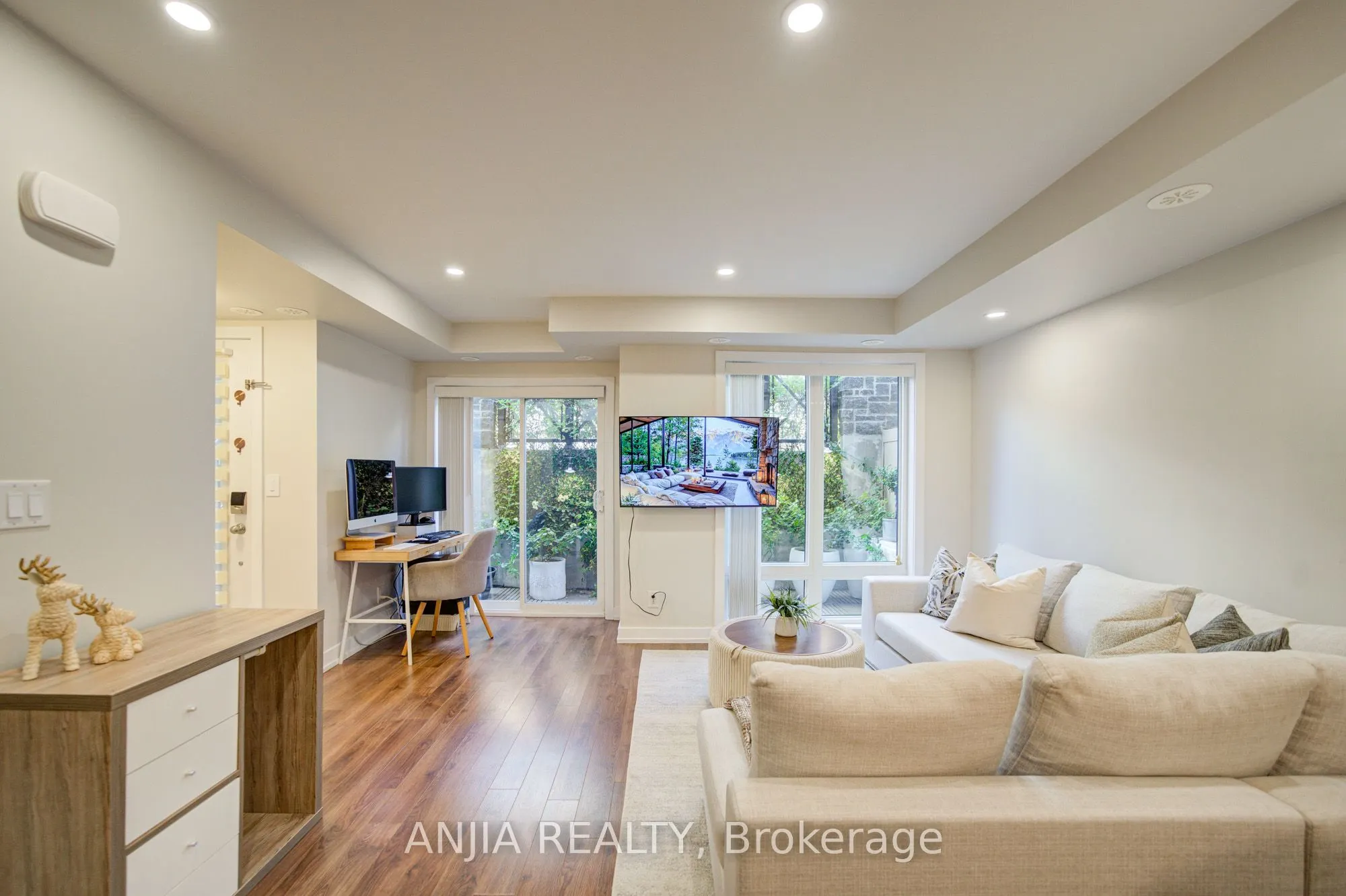 11 Dunsheath Way, #1205