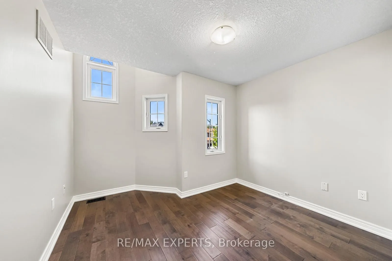 1821 Lamstone Street, #Upper
