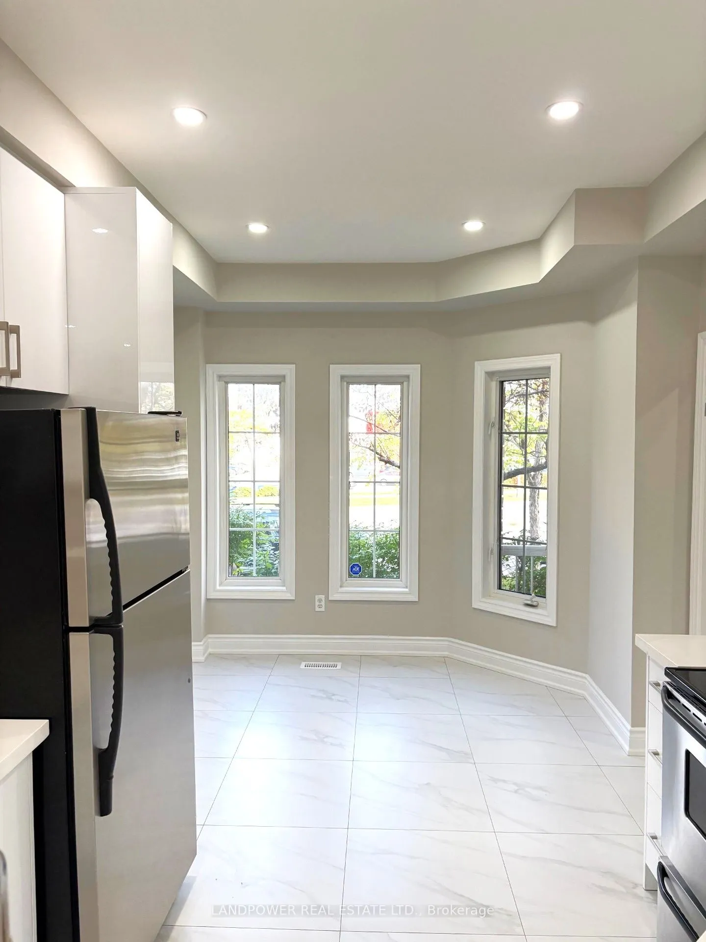 447 Hollandview Trail