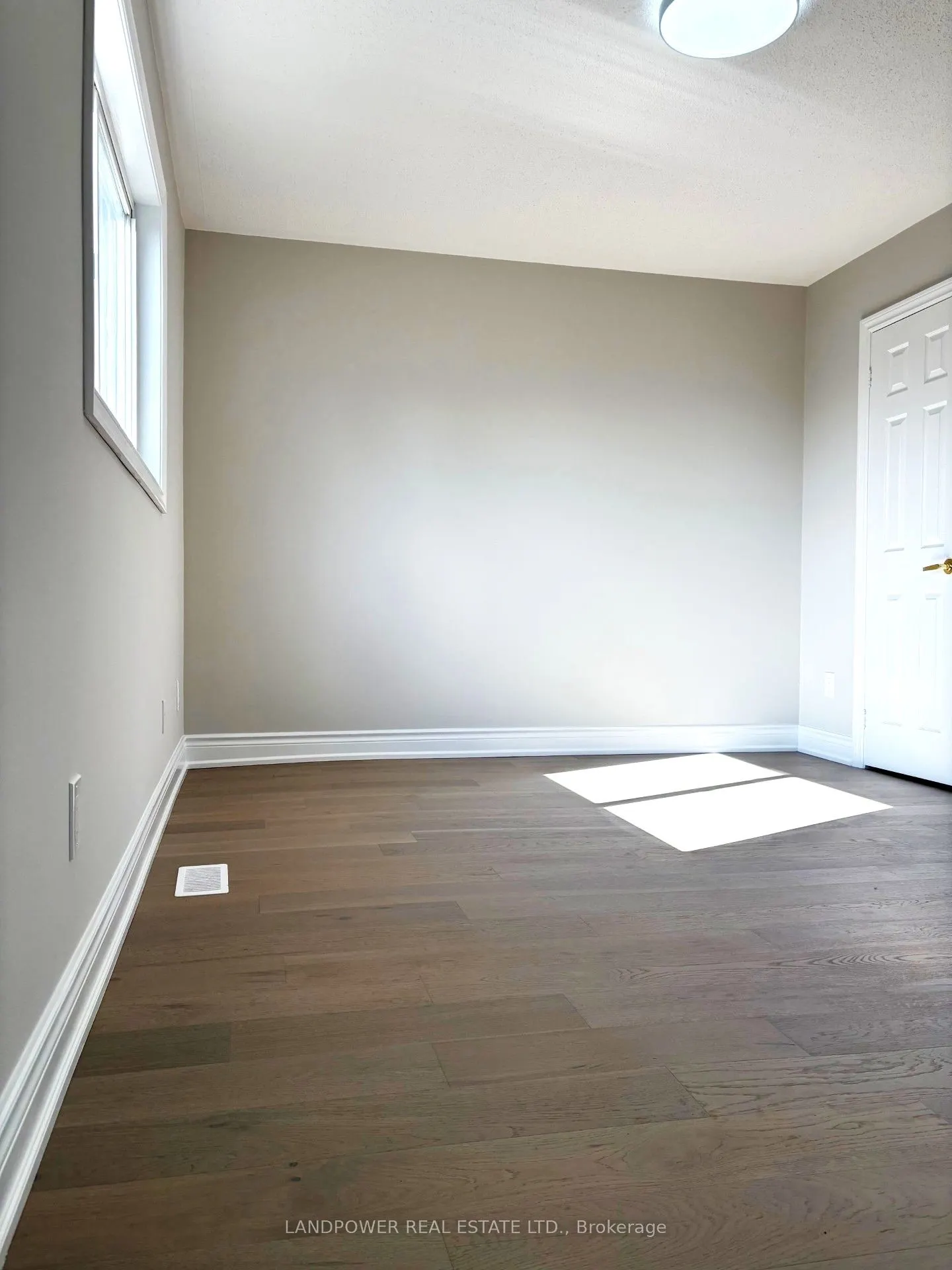 447 Hollandview Trail
