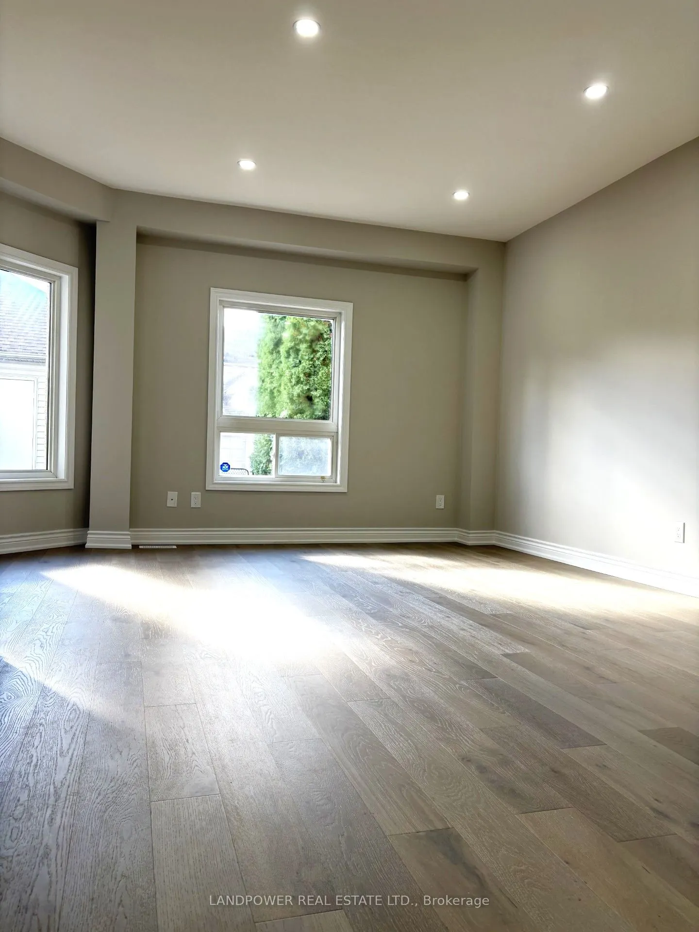 447 Hollandview Trail