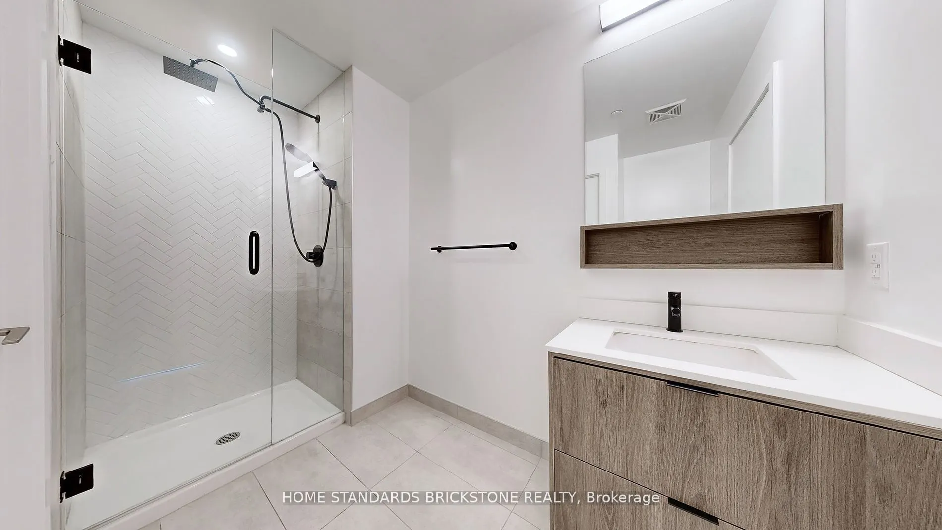 8888 Yonge Street, #321