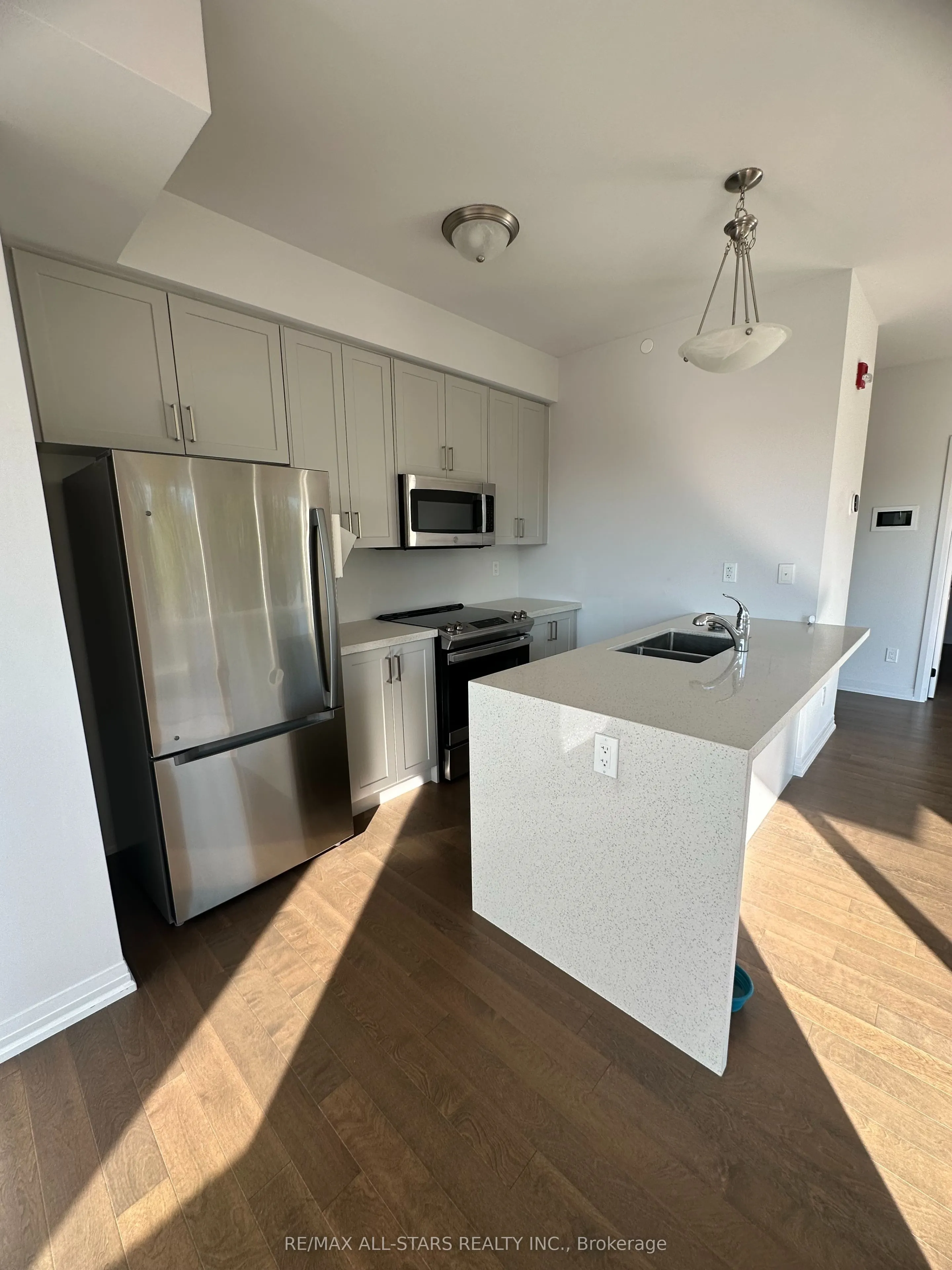 164 Cemetery Road, #303